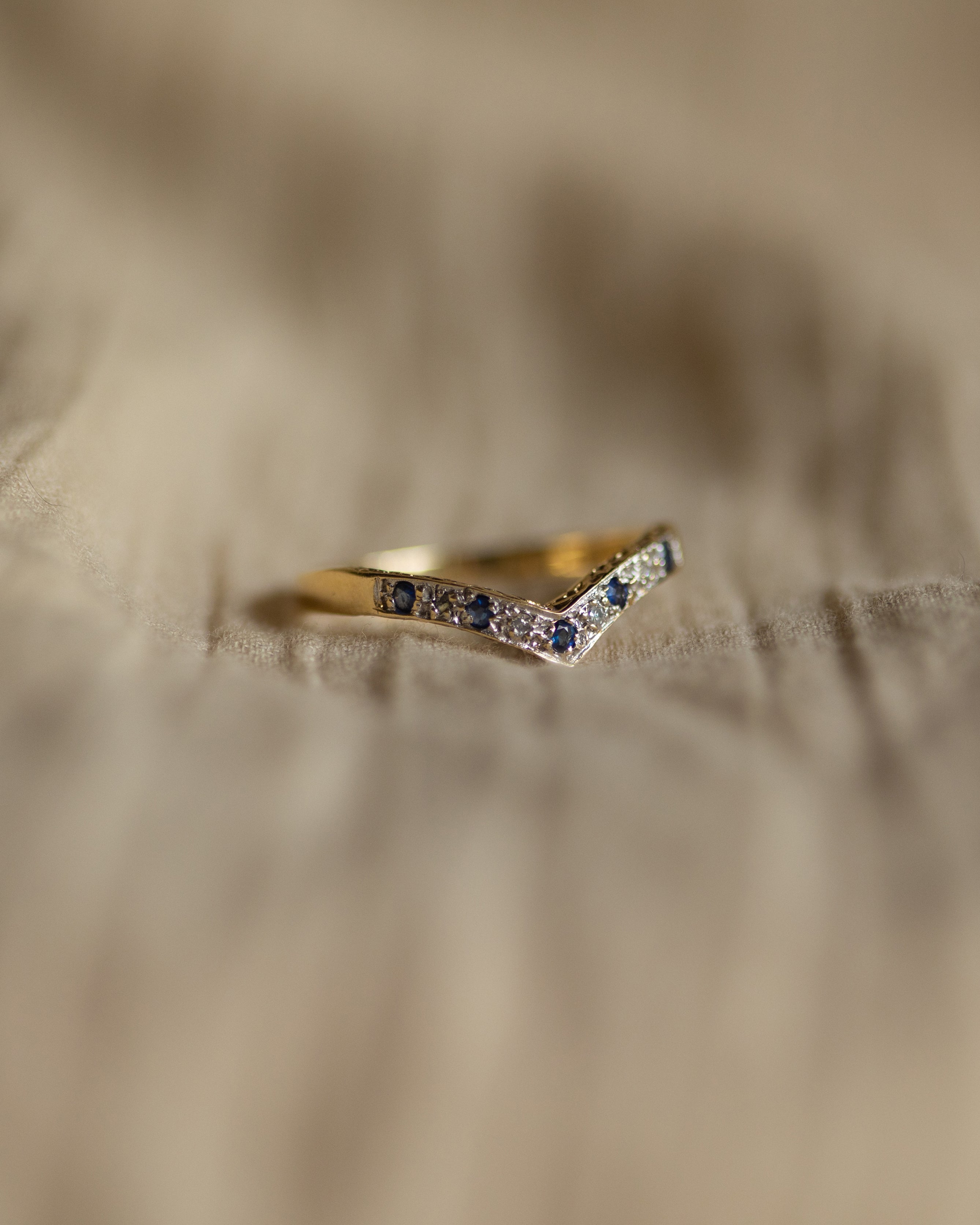 Vera Vintage 9ct Gold Sapphire & Diamond Wishbone Ring