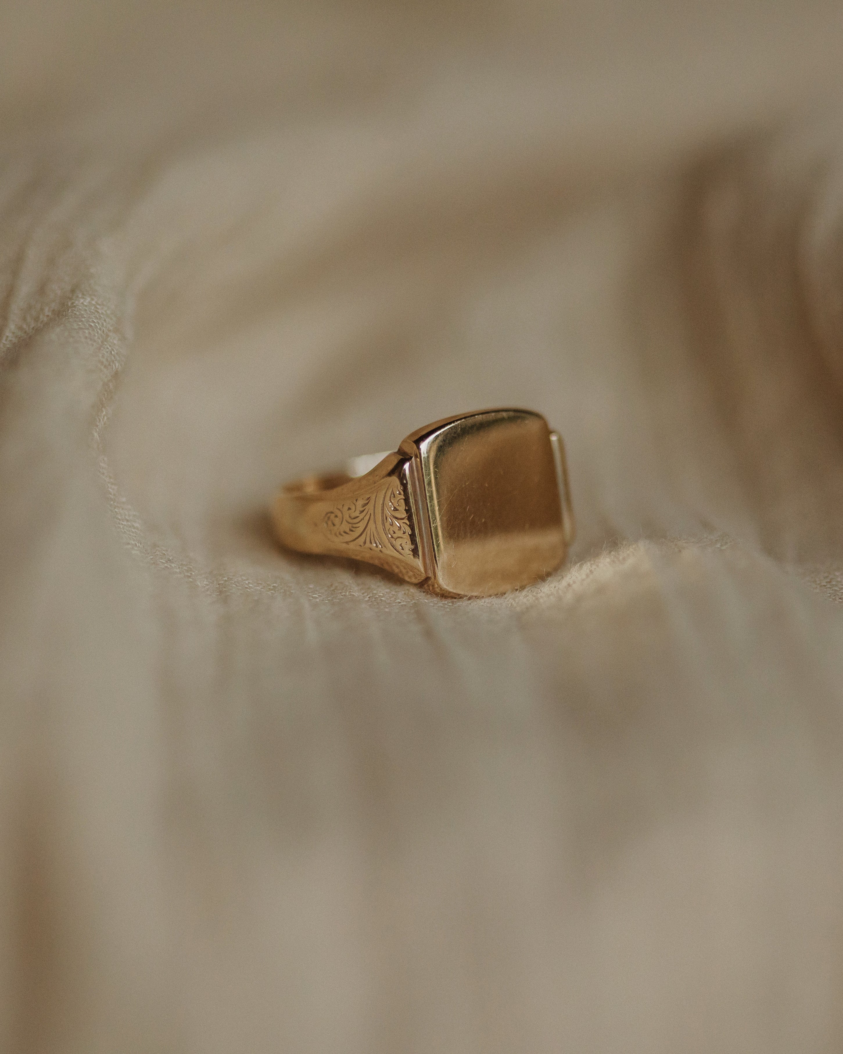 Image of Verity 1939 Vintage 9ct Gold George VI Signet Ring