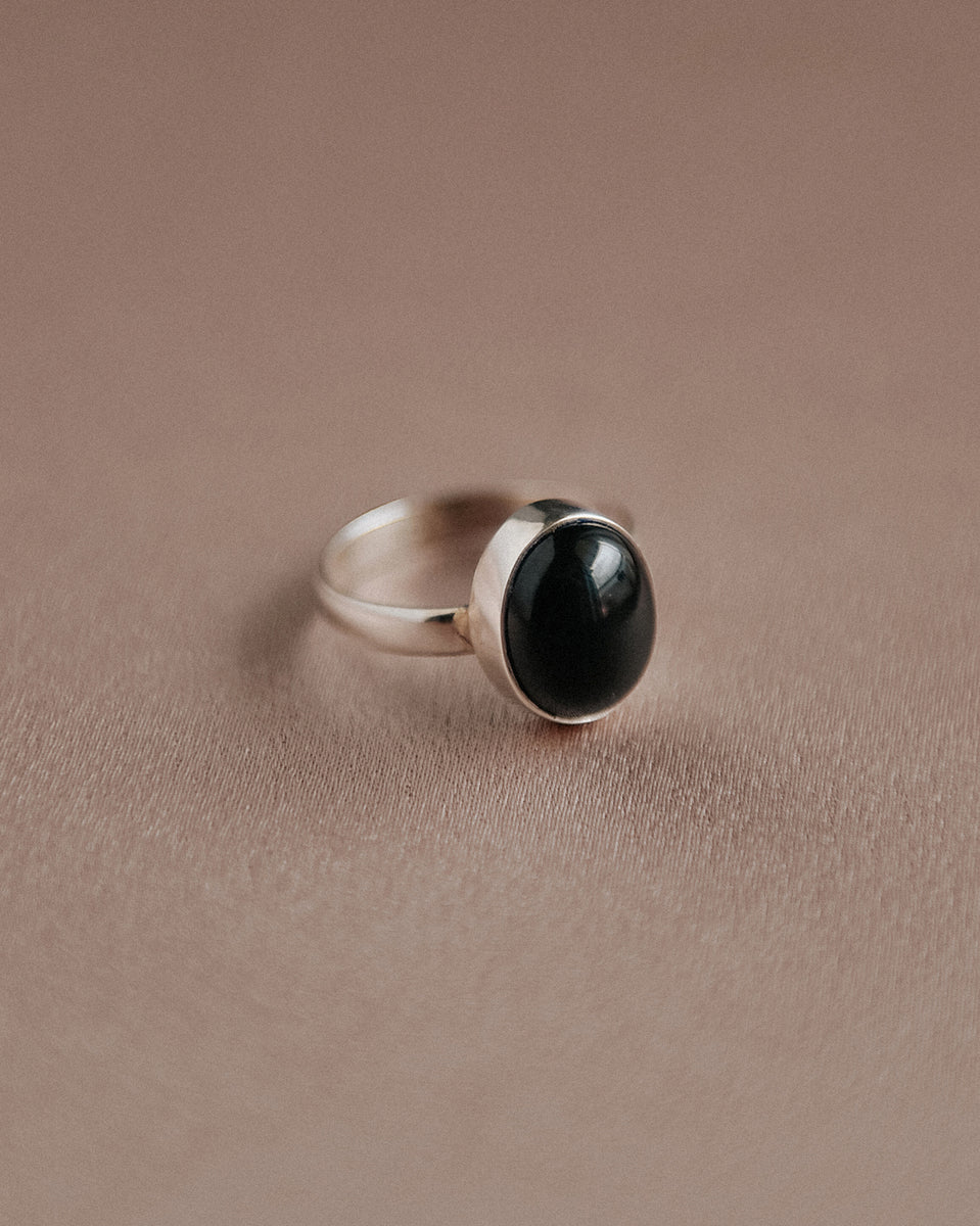 Simple black stone ring sales