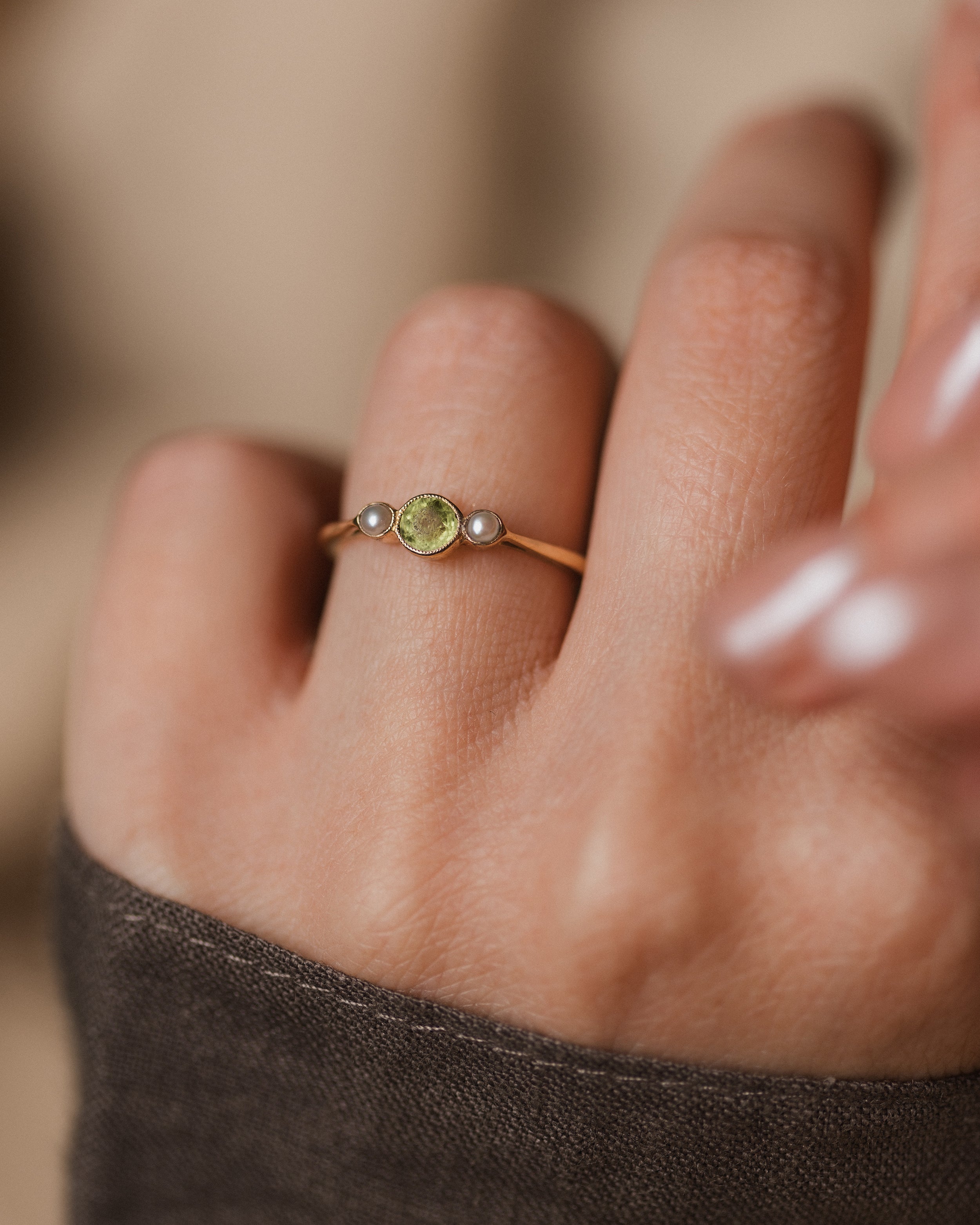 Nina Vintage 9ct Gold Peridot & Pearl Trilogy Ring