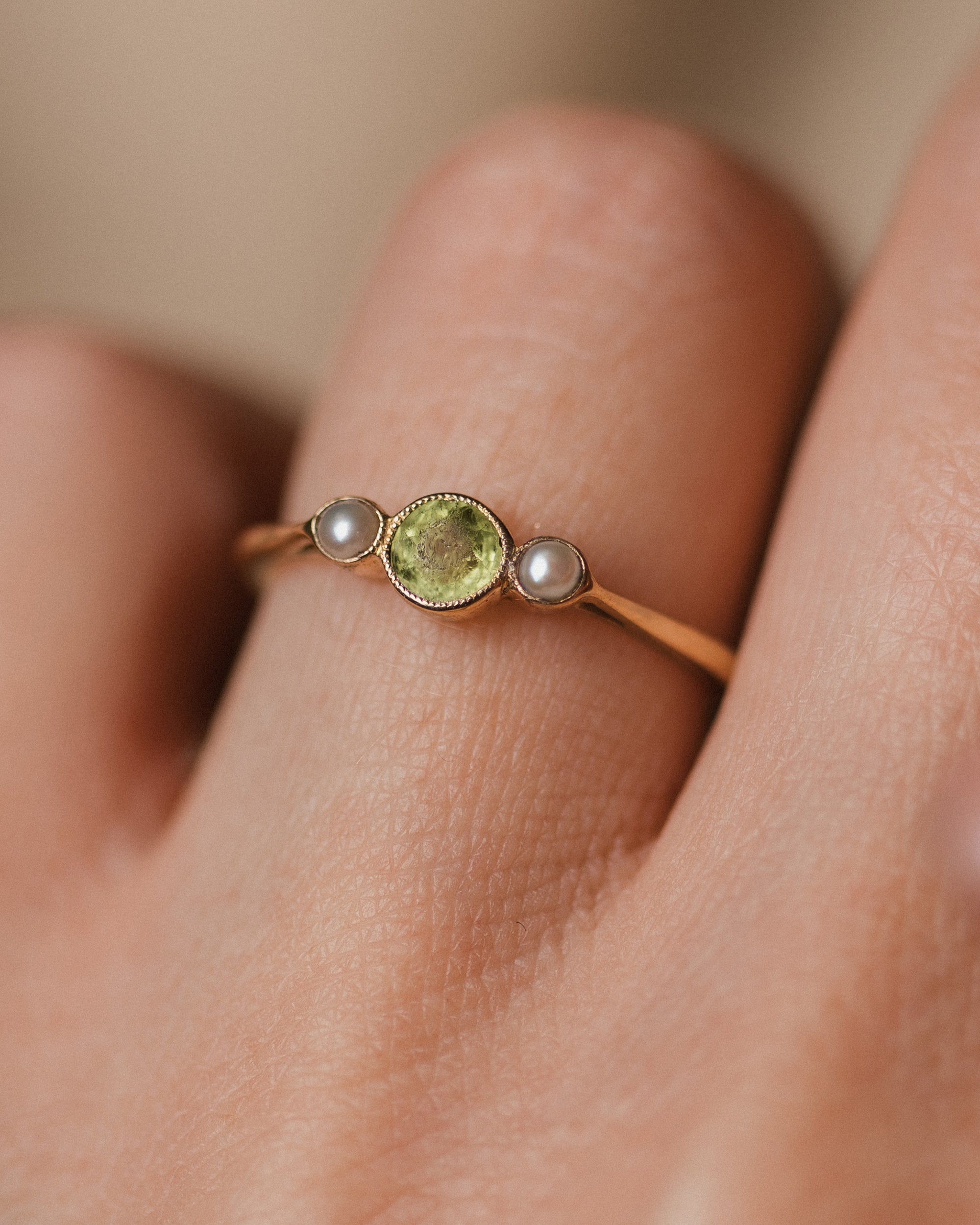 Nina Vintage 9ct Gold Peridot & Pearl Trilogy Ring