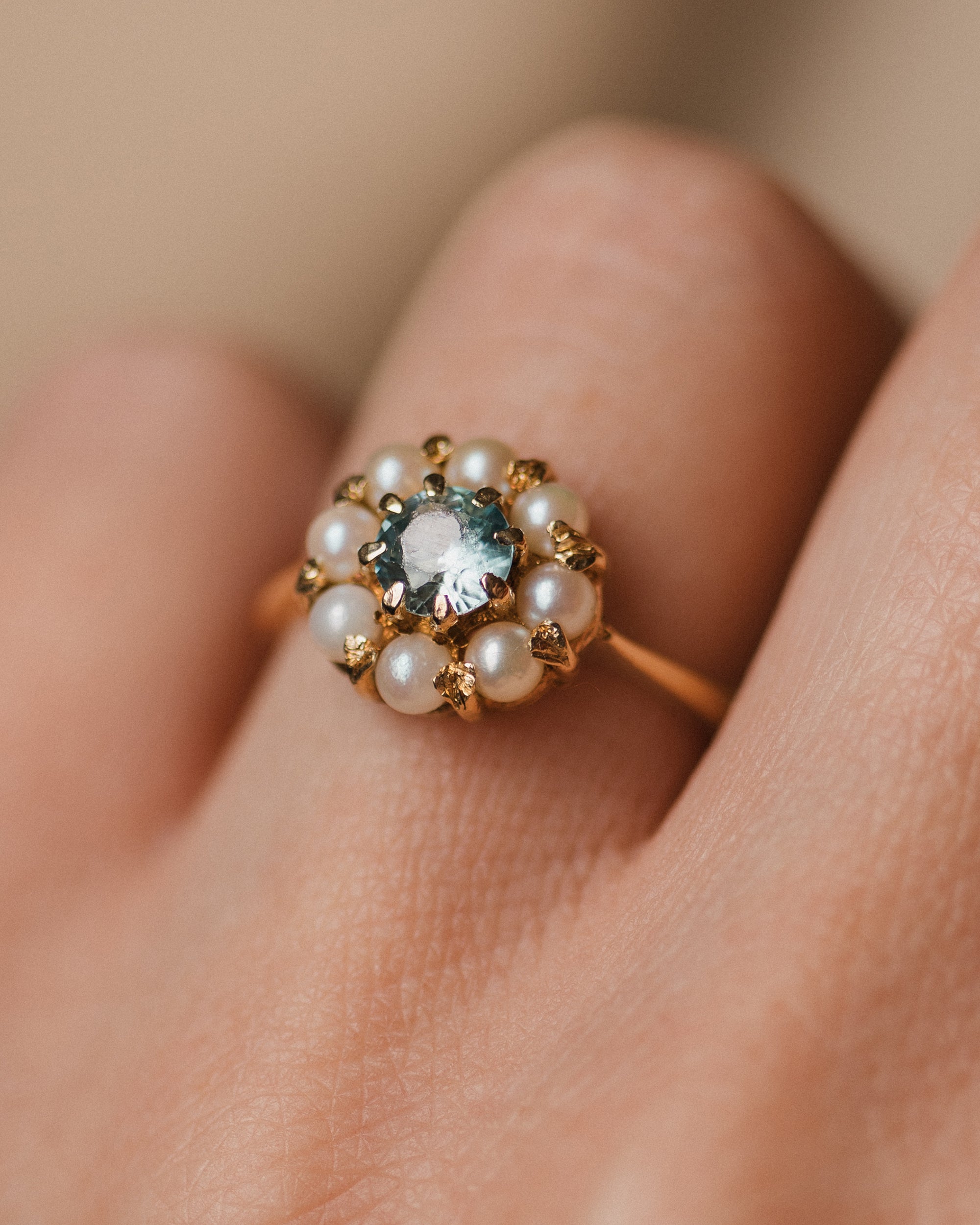Dove 1966 Vintage 9ct Gold Aquamarine & Pearl Cluster Ring