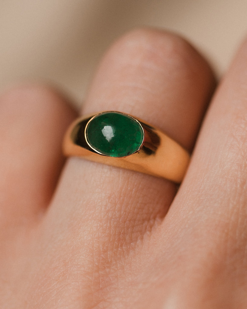 Brie Vintage 18ct Gold Emerald Single Stone Rubover Ring