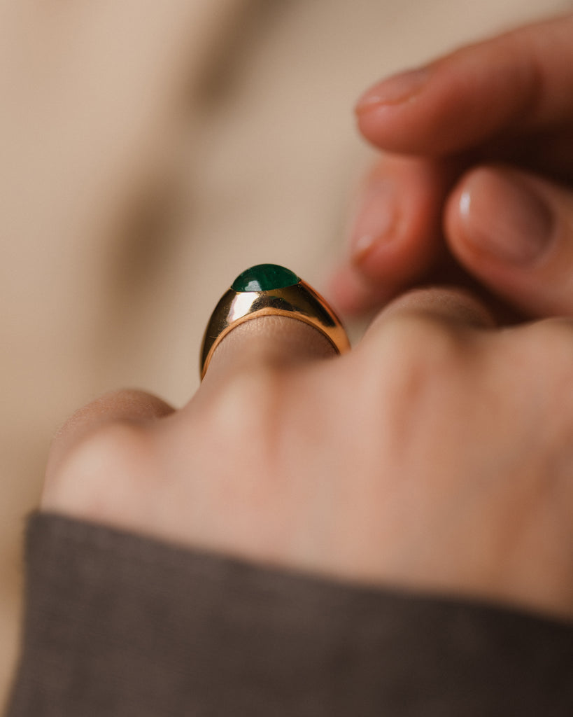 Brie Vintage 18ct Gold Emerald Single Stone Rubover Ring