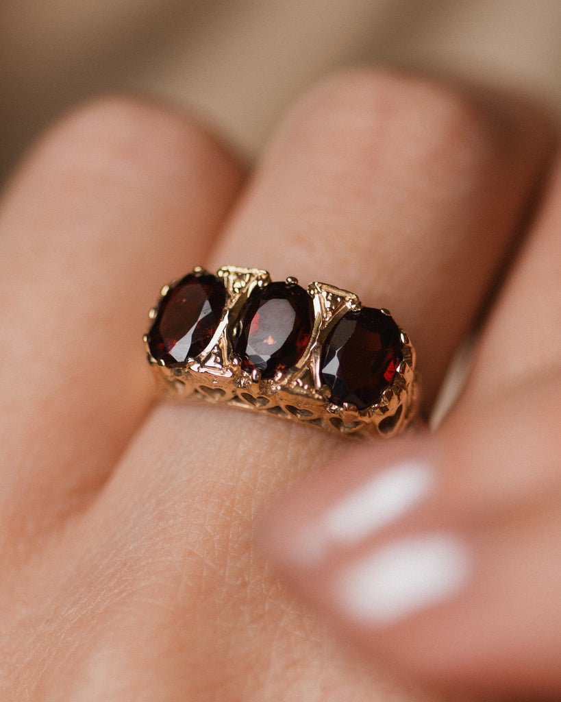 Gwendolyn 1979 Vintage 9ct Gold Garnet Trilogy Ring