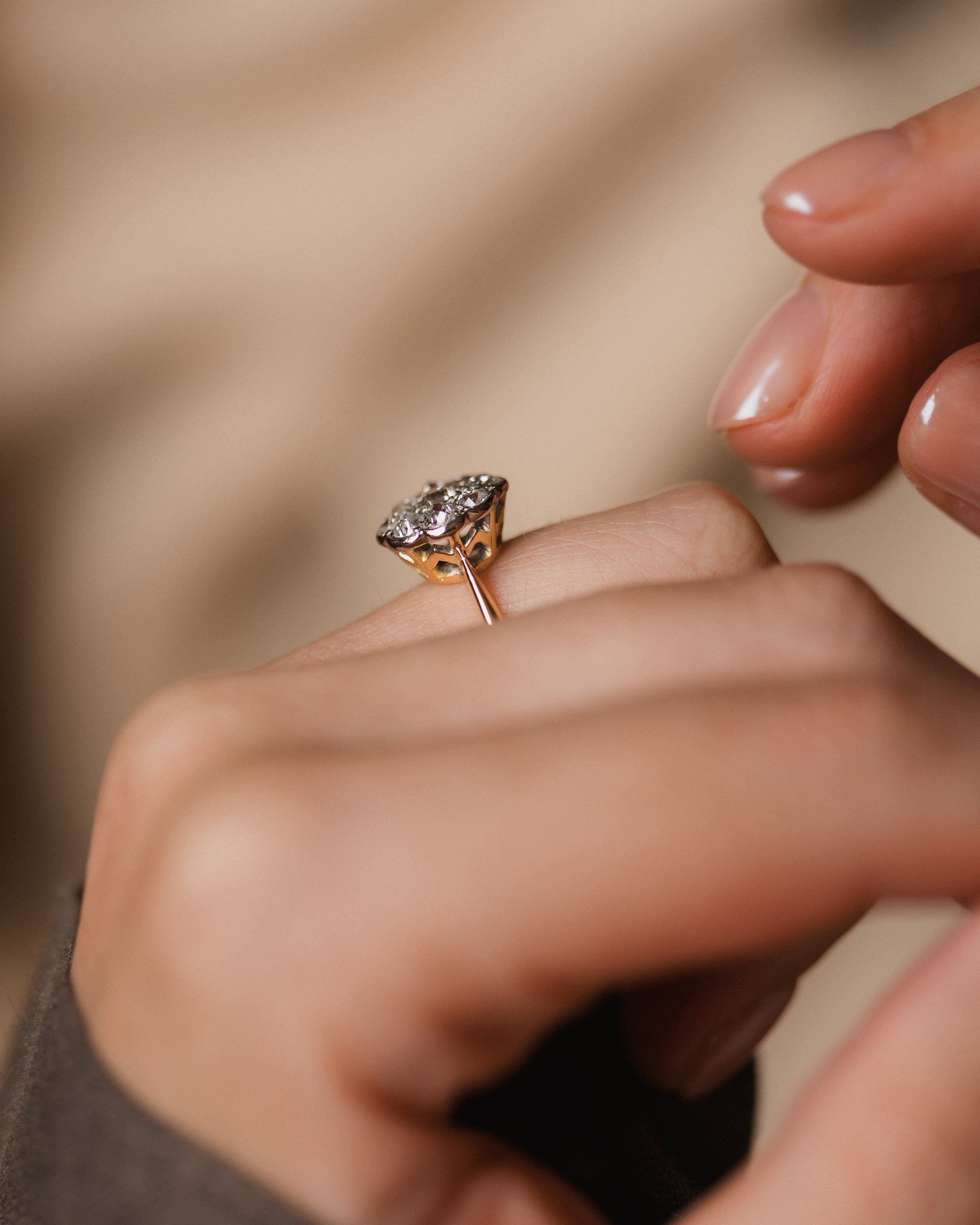 Darlene Antique 18ct Gold Diamond Daisy Cluster Ring