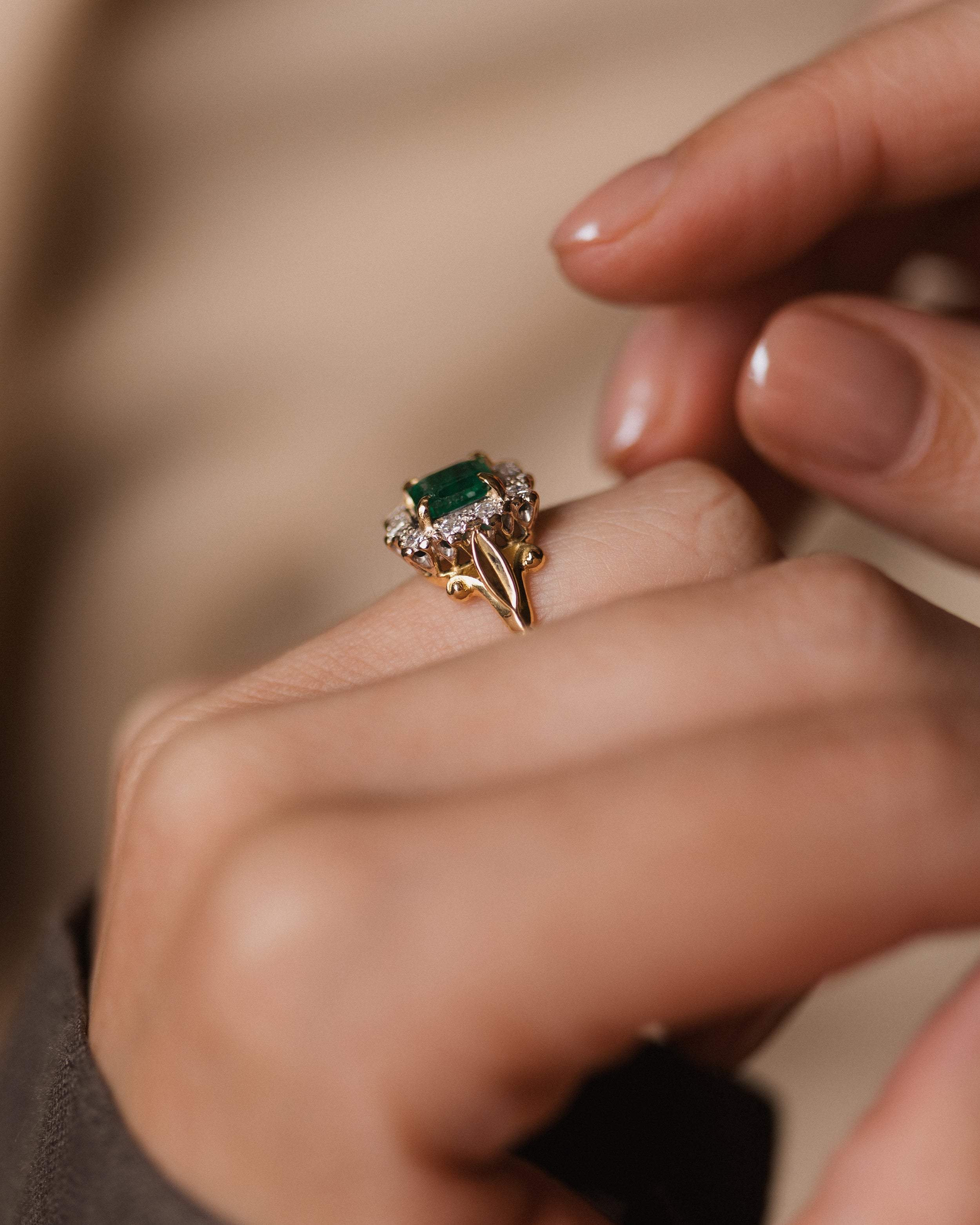 Pepper 1998 Vintage 18ct Gold Emerald & Diamond Cluster Ring
