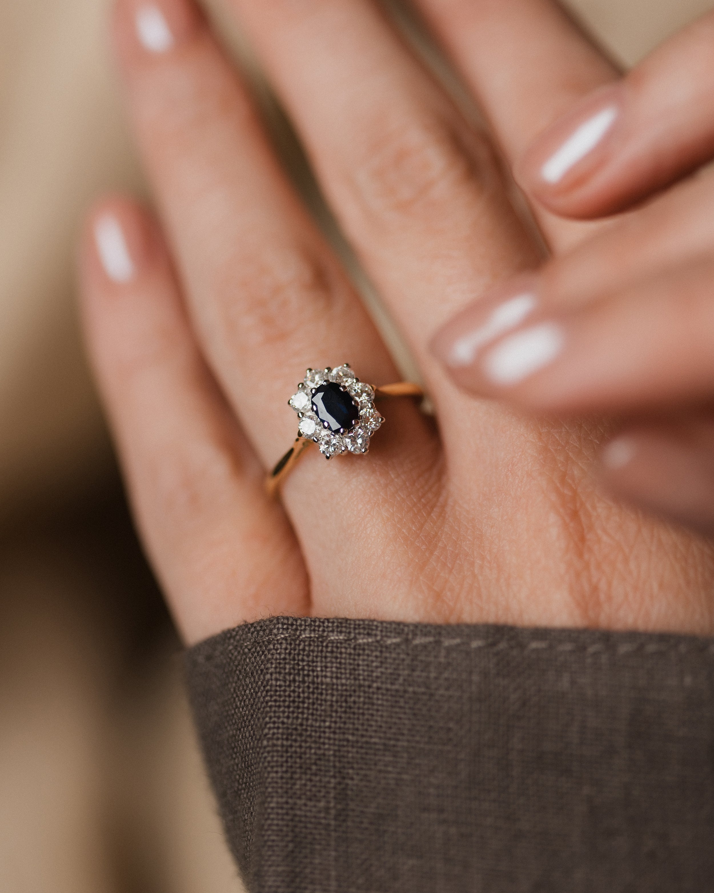 Image of Honey 1971 Vintage 18ct Gold Sapphire & Diamond Cluster Ring