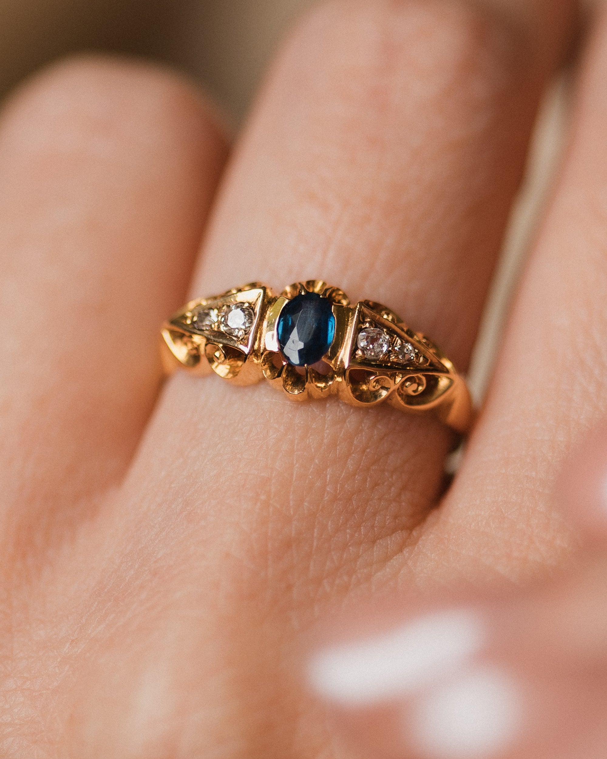 Alma Antique 18ct Gold Sapphire & Diamond Ring