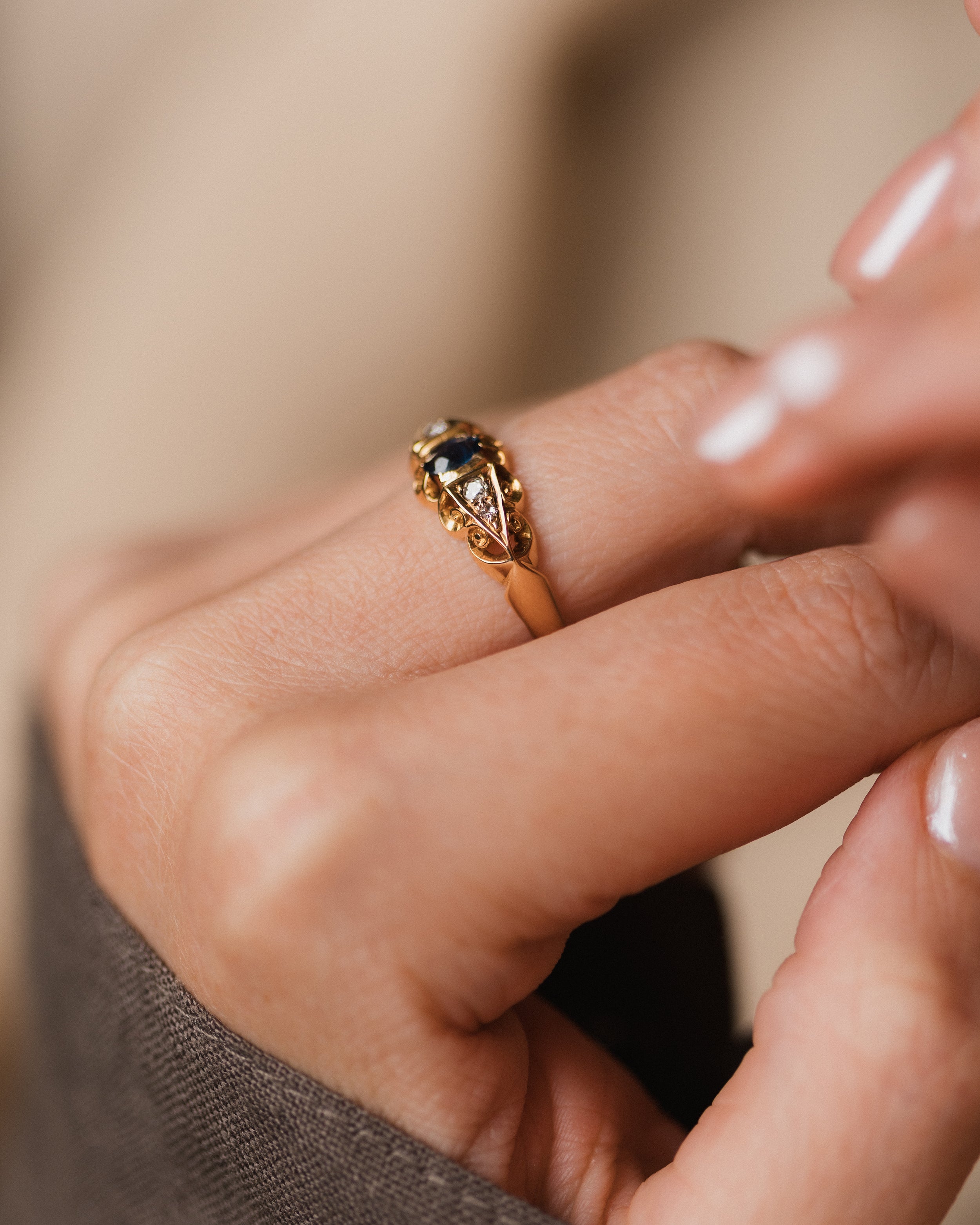 Alma Antique 18ct Gold Sapphire & Diamond Ring