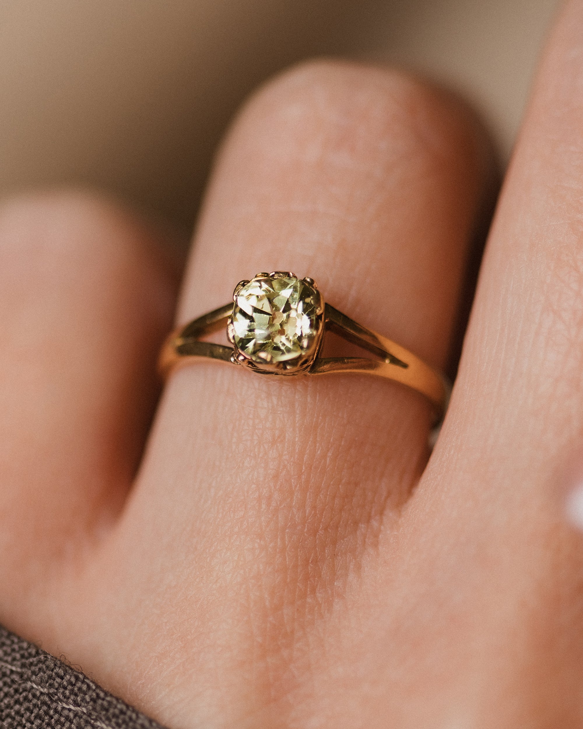 Quinn 1916 Antique 18ct Gold Peridot Single Stone Ring