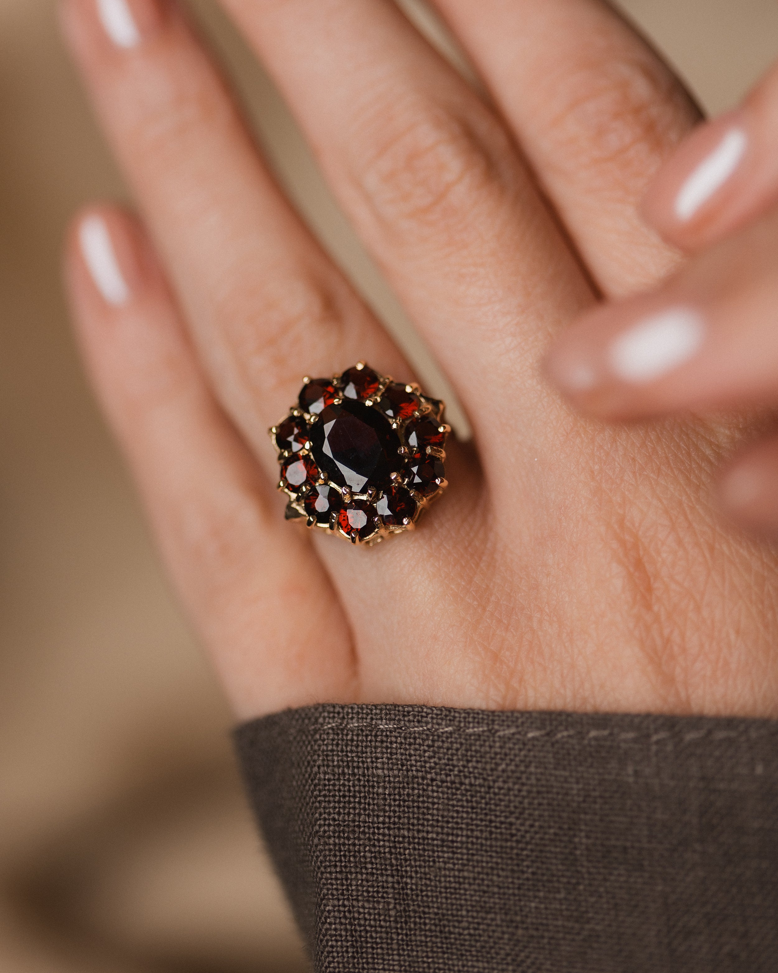 Phoebe 1975 Vintage 9ct Gold Garnet Cluster Ring