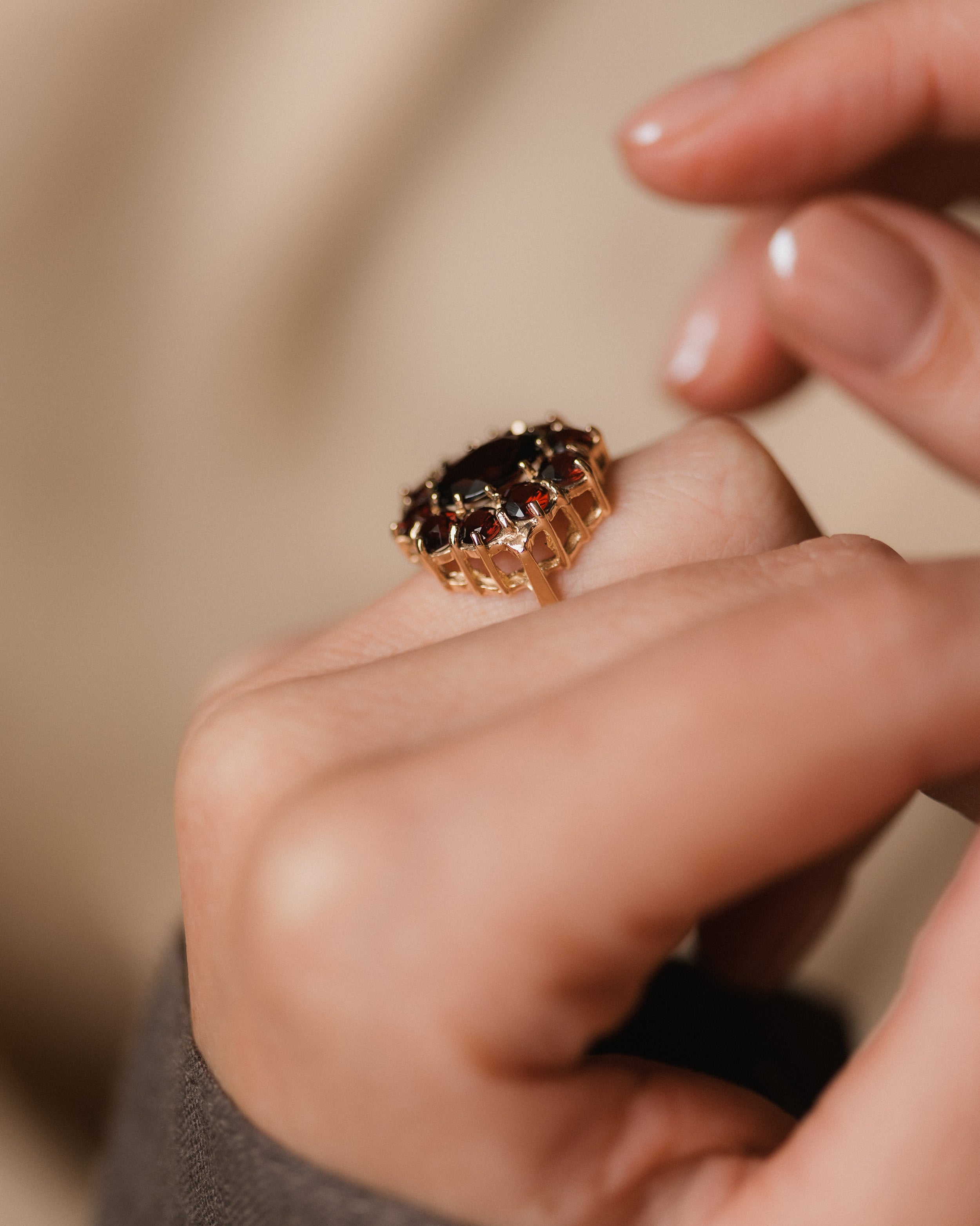 Phoebe 1975 Vintage 9ct Gold Garnet Cluster Ring