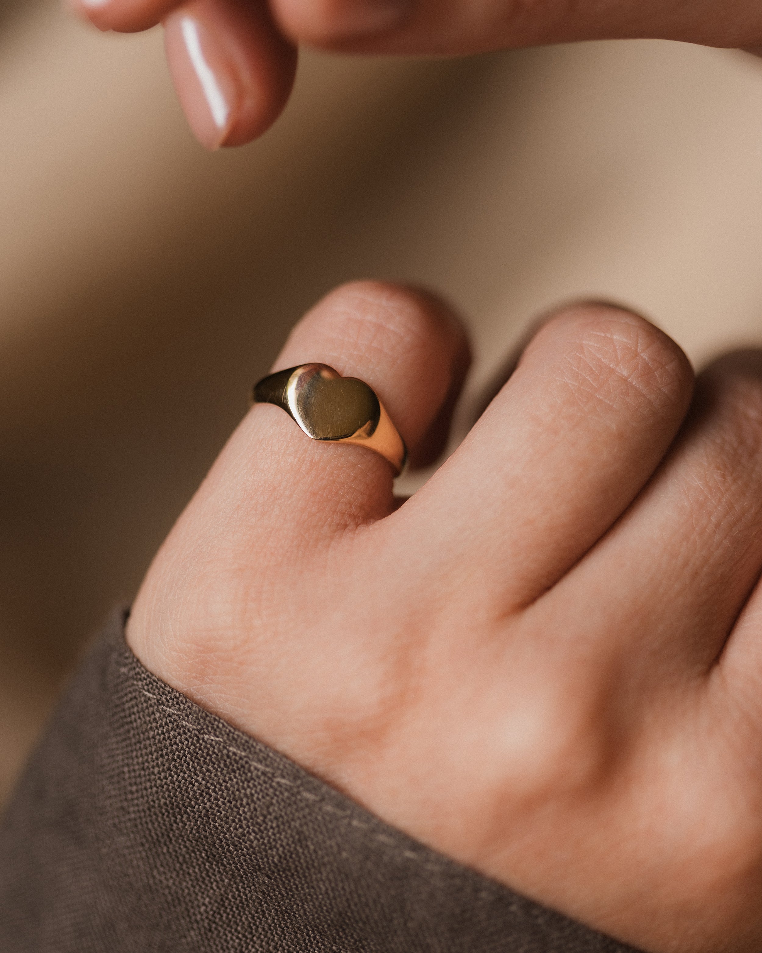 Calla 1962 Vintage 9ct Gold Heart Signet Ring