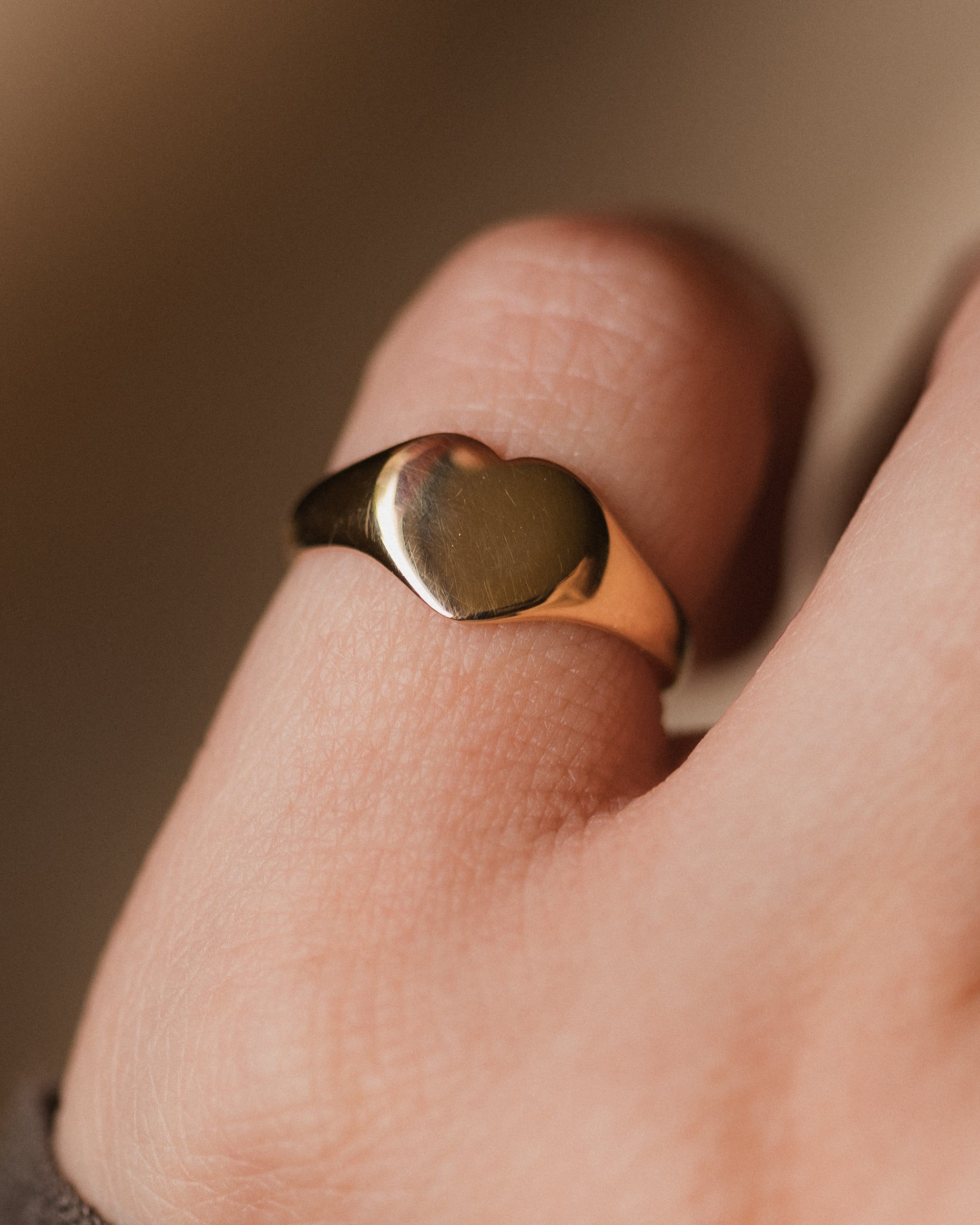 Calla 1962 Vintage 9ct Gold Heart Signet Ring