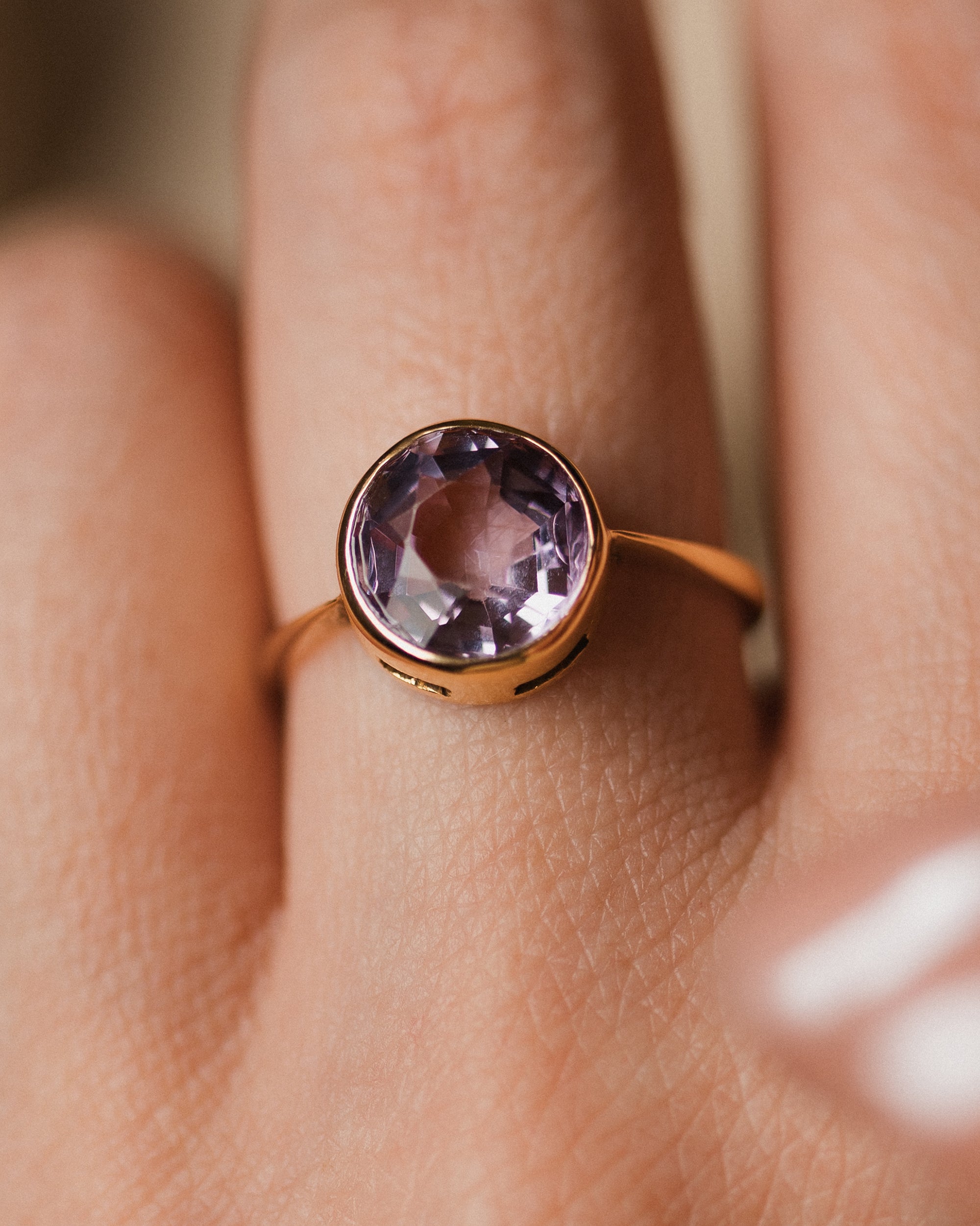 Cassandra Antique 18ct Gold Amethyst Single Stone Ring
