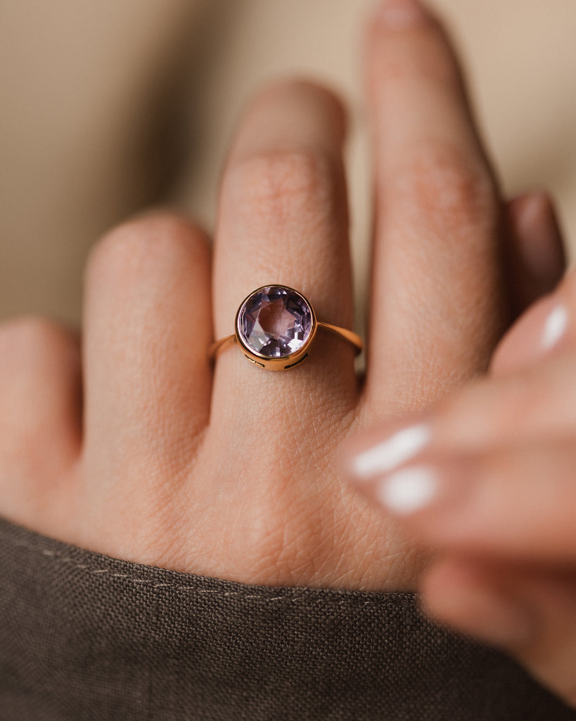 Cassandra Antique 18ct Gold Amethyst Single Stone Ring