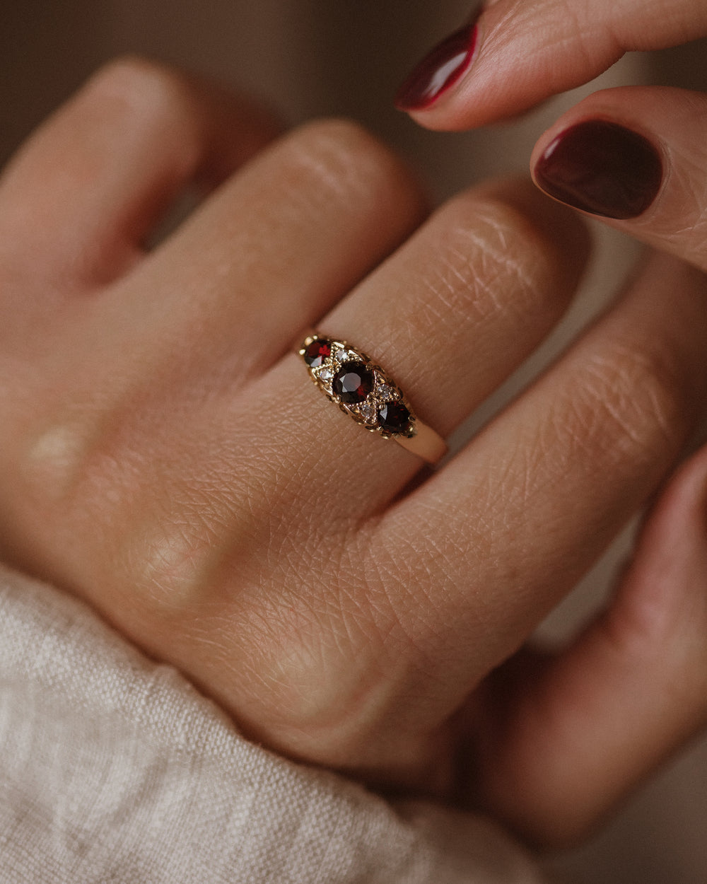 Elisabeth 1978 Vintage 9ct Gold Garnet & Spinel Ring