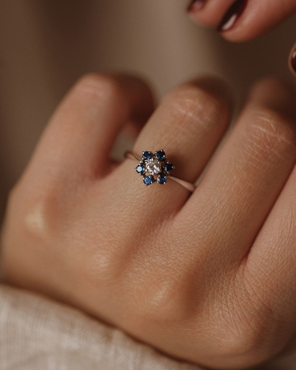 Emma 1983 Vintage 18ct White Gold Sapphire & Diamond Cluster Ring