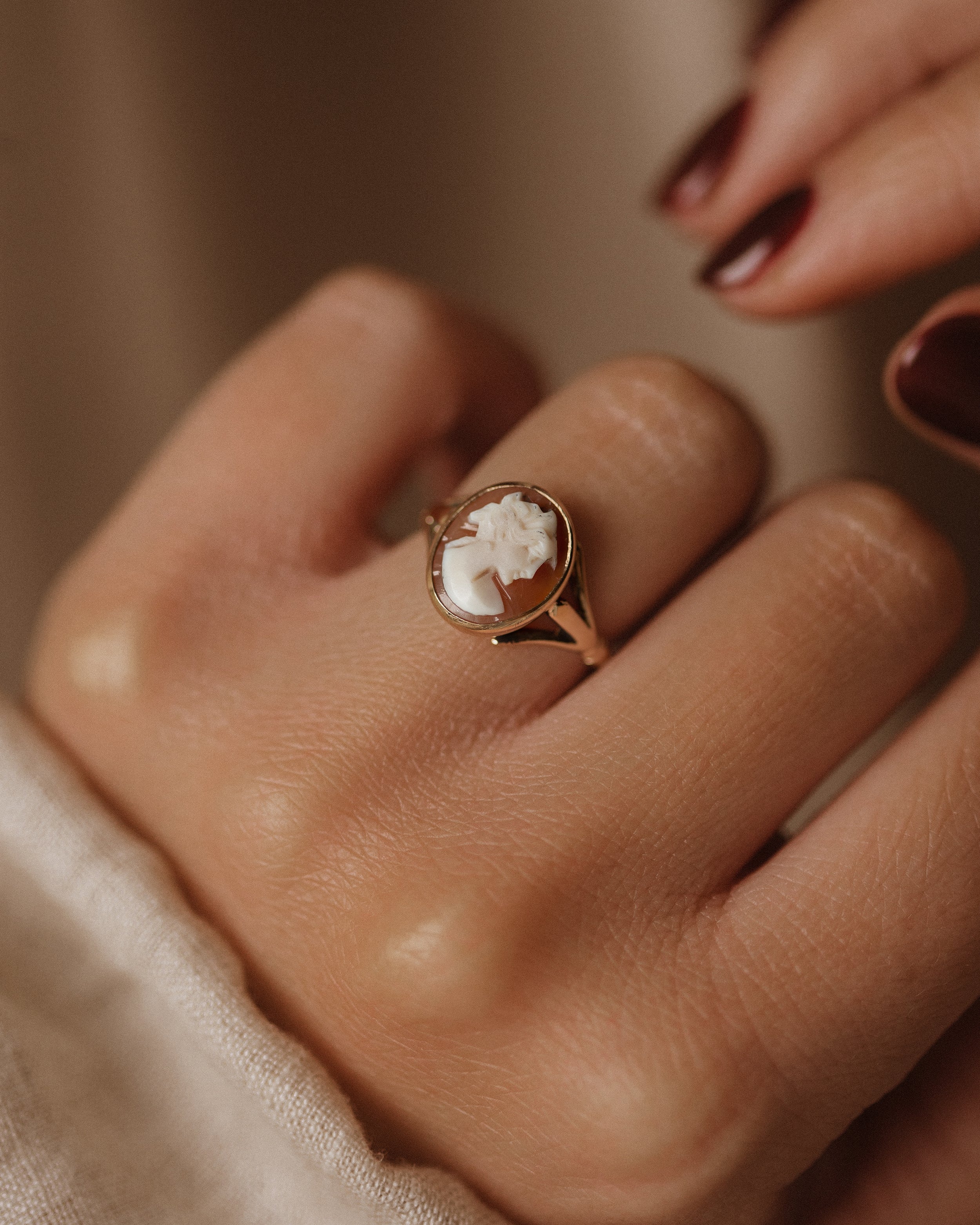 Image of Ivy 1975 Vintage 9ct Gold Cameo Ring