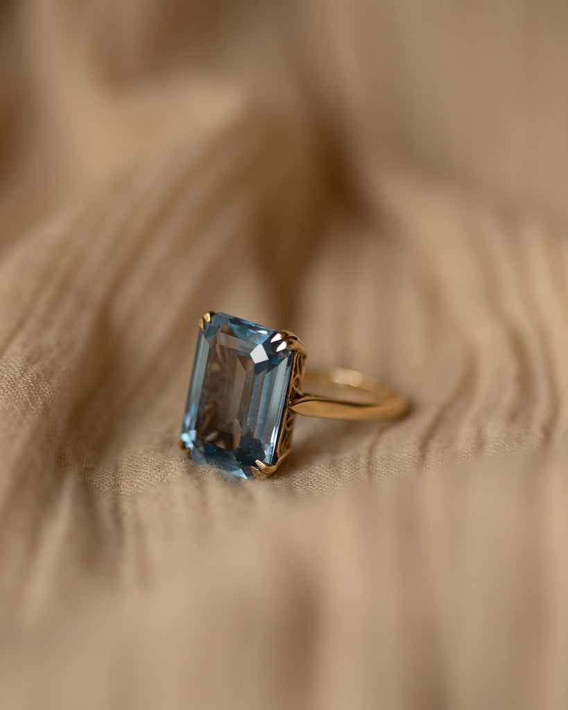 Blanche 1964 Vintage 9ct Gold Blue Spinel Cocktail Ring