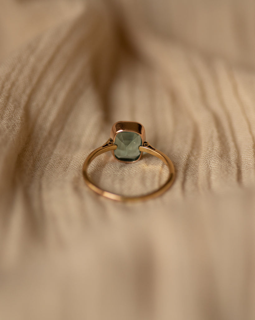 Hannah Vintage 9ct Gold Blue Paste Solitaire Ring