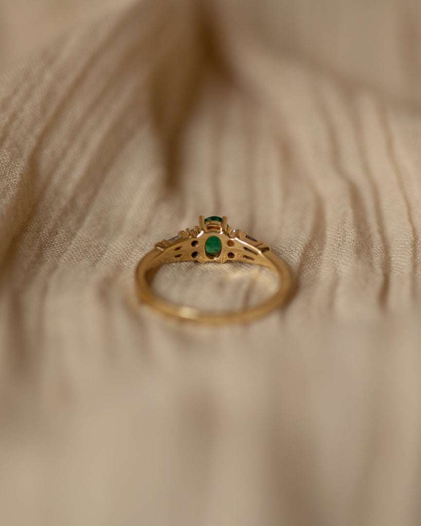 Eleanor Vintage 18ct Gold Emerald & Diamond Ring