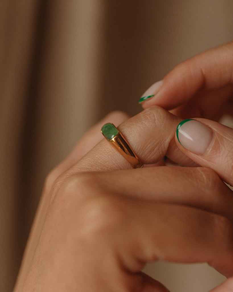 Augusta Vintage 22ct Gold Jade Saddle Ring