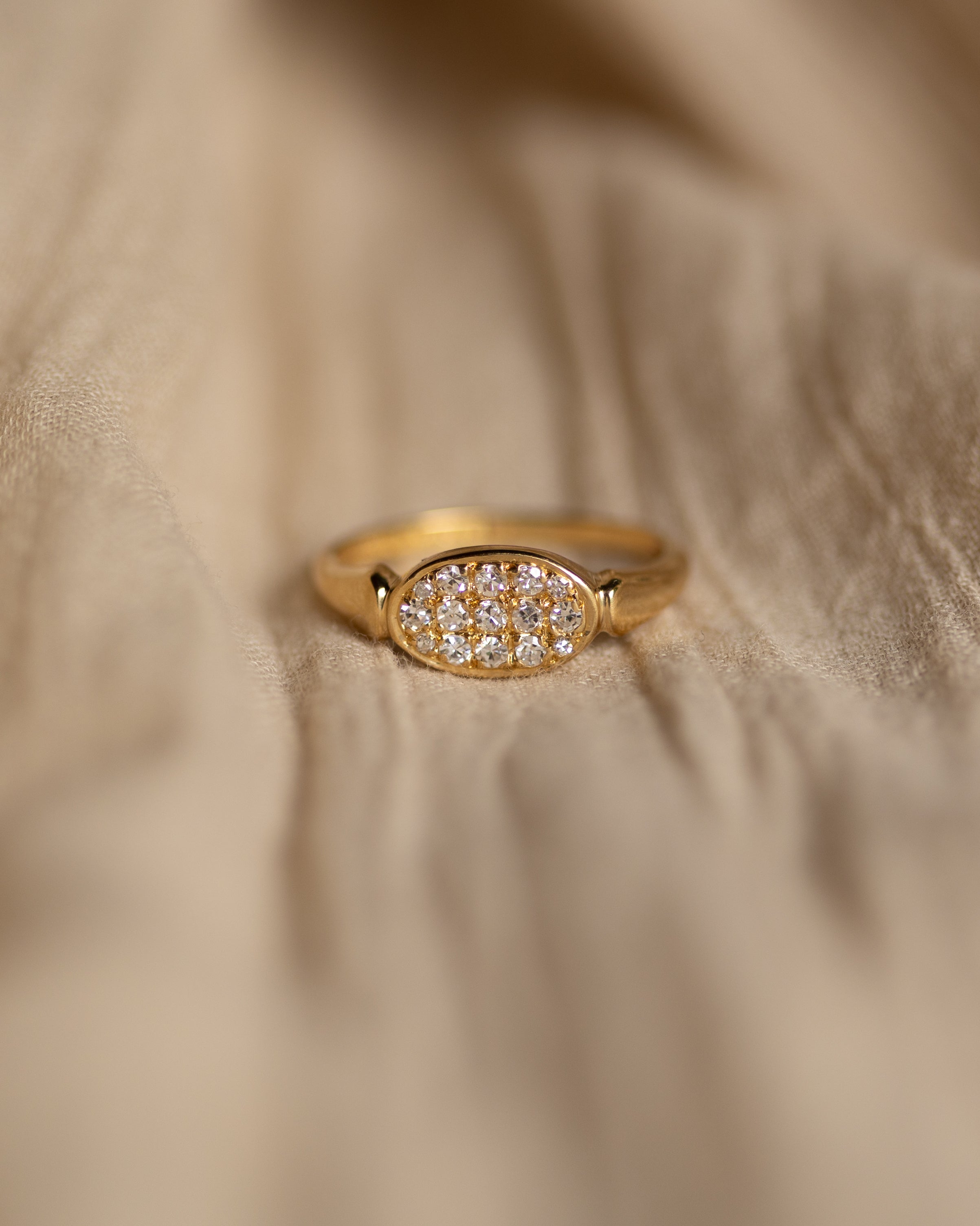 Junia 1978 Vintage 18ct Gold Diamond East To West Cluster Ring
