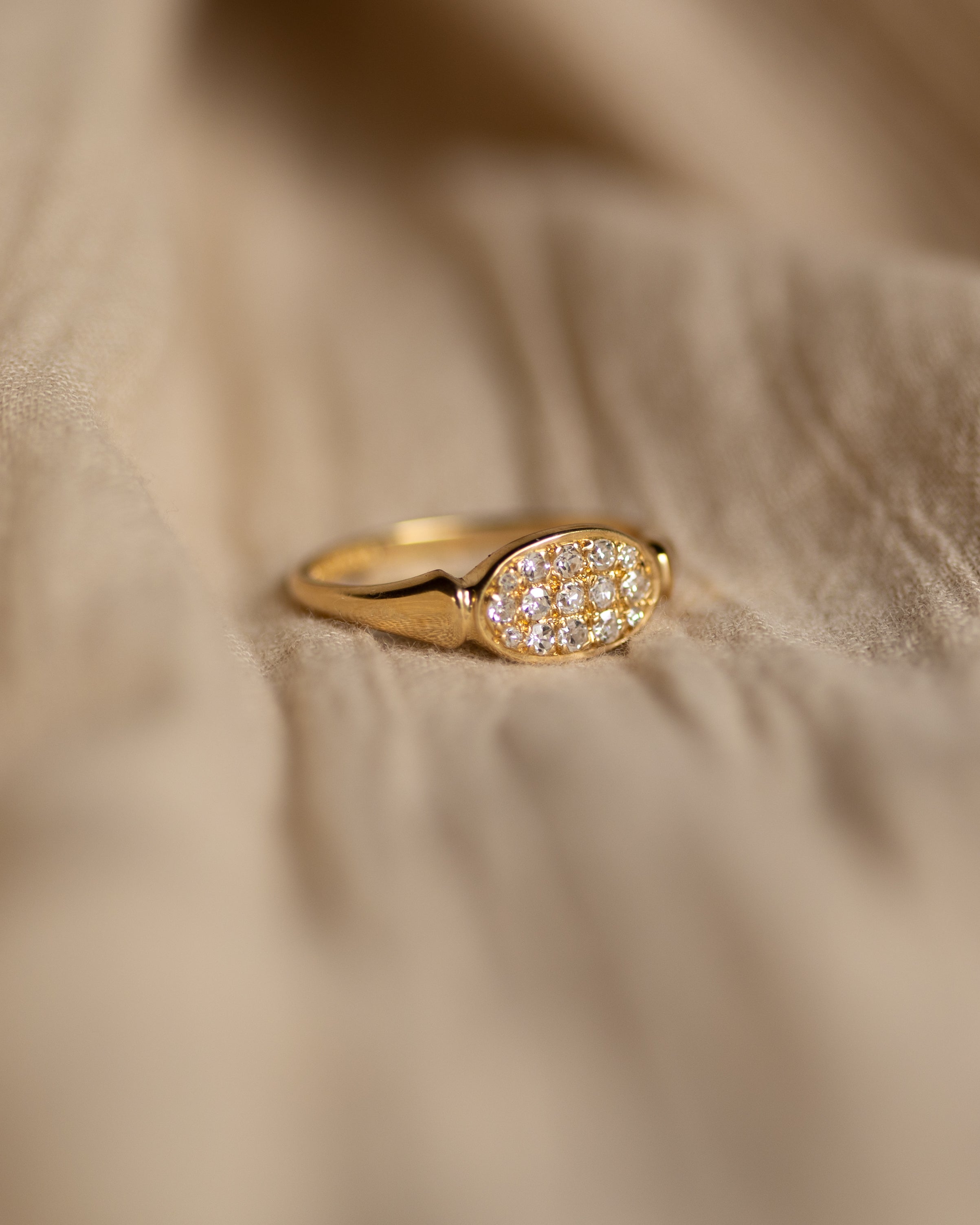 Junia 1978 Vintage 18ct Gold Diamond East To West Cluster Ring