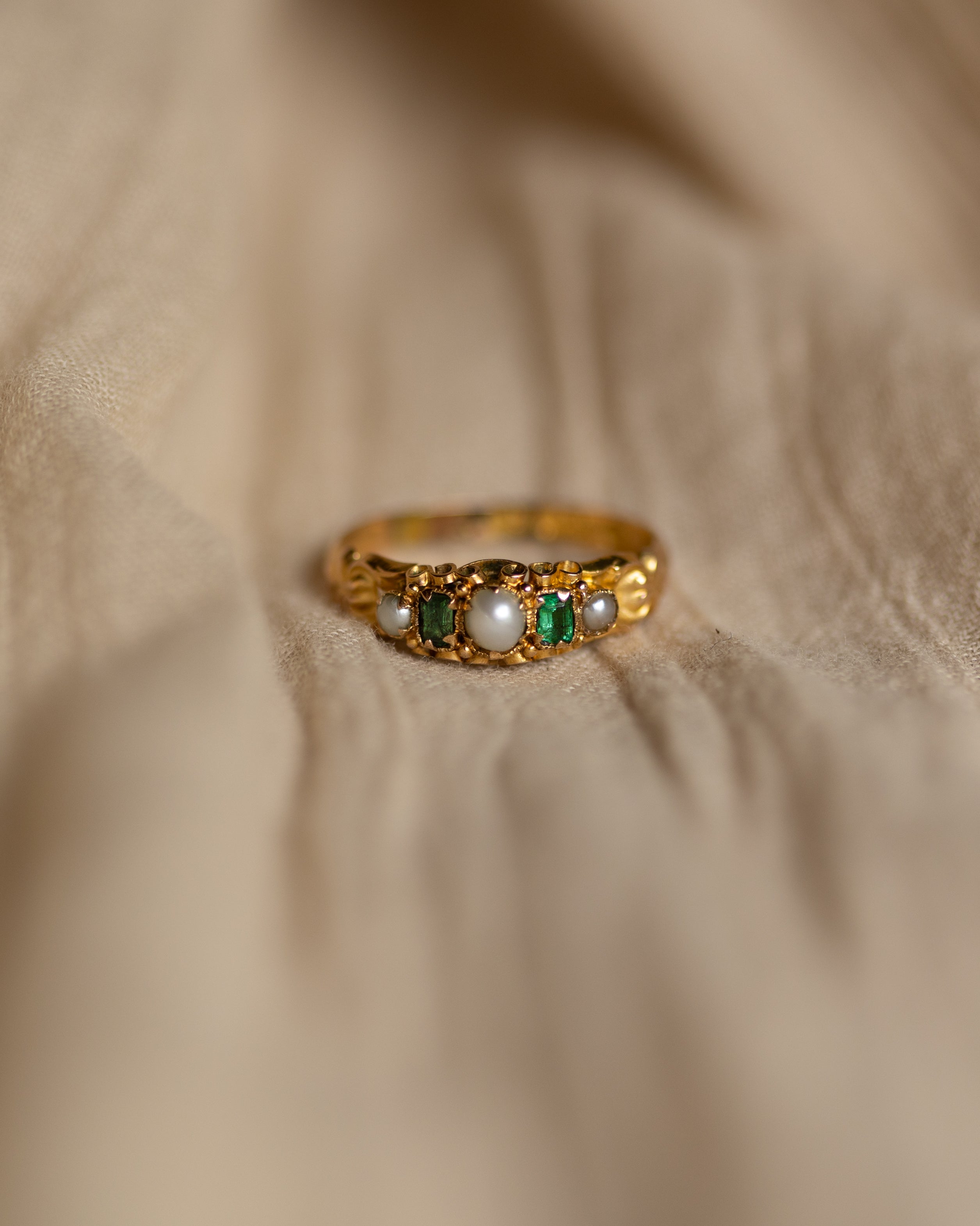 Elodie 1945 Vintage 15ct Gold Emerald & Pearl Five Stone Ring