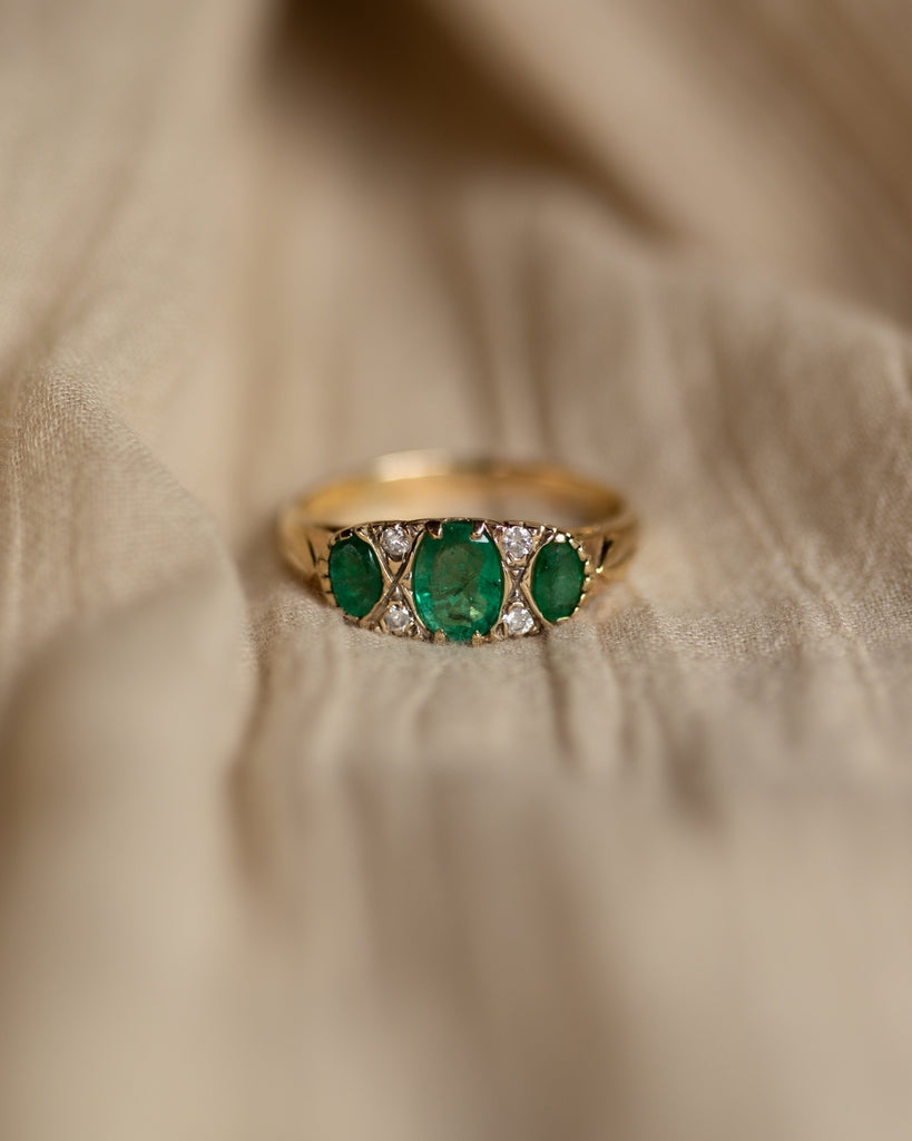 Claramae Antique 15ct Gold Emerald & Diamond Seven Stone Ring