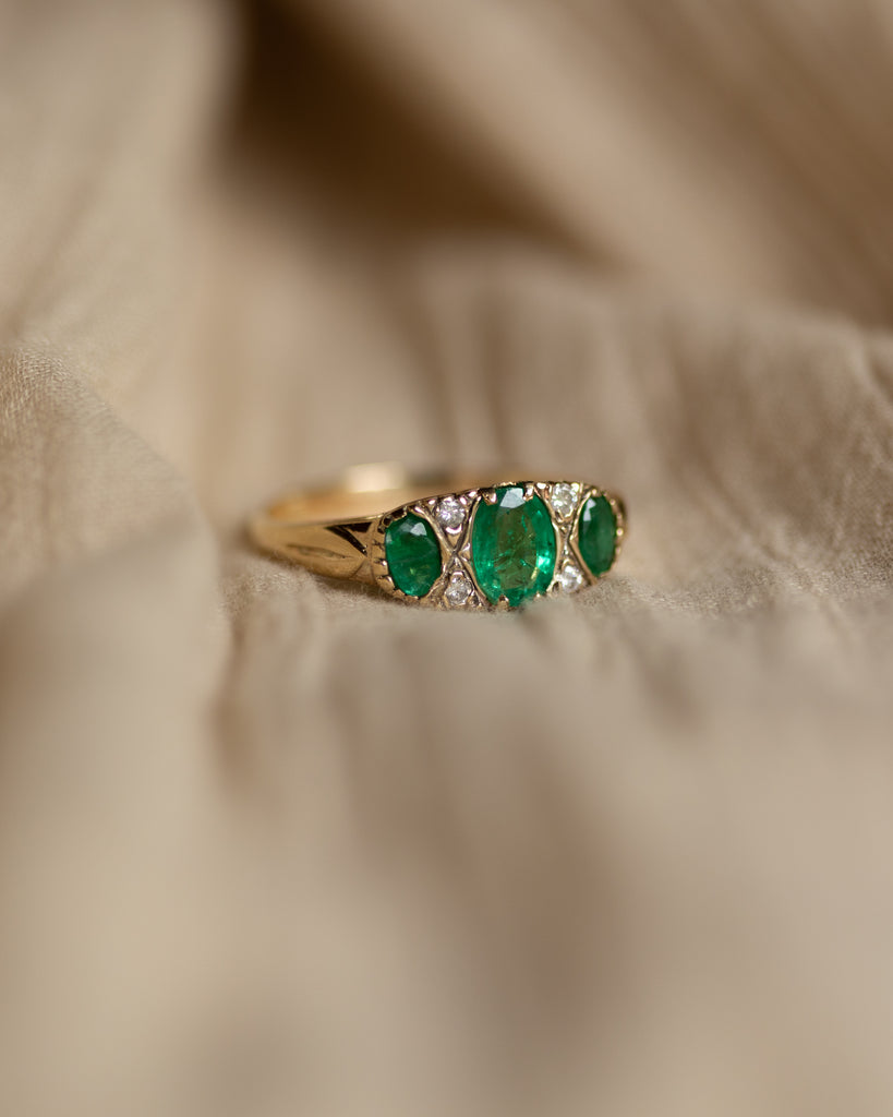 Claramae Antique 15ct Gold Emerald & Diamond Seven Stone Ring
