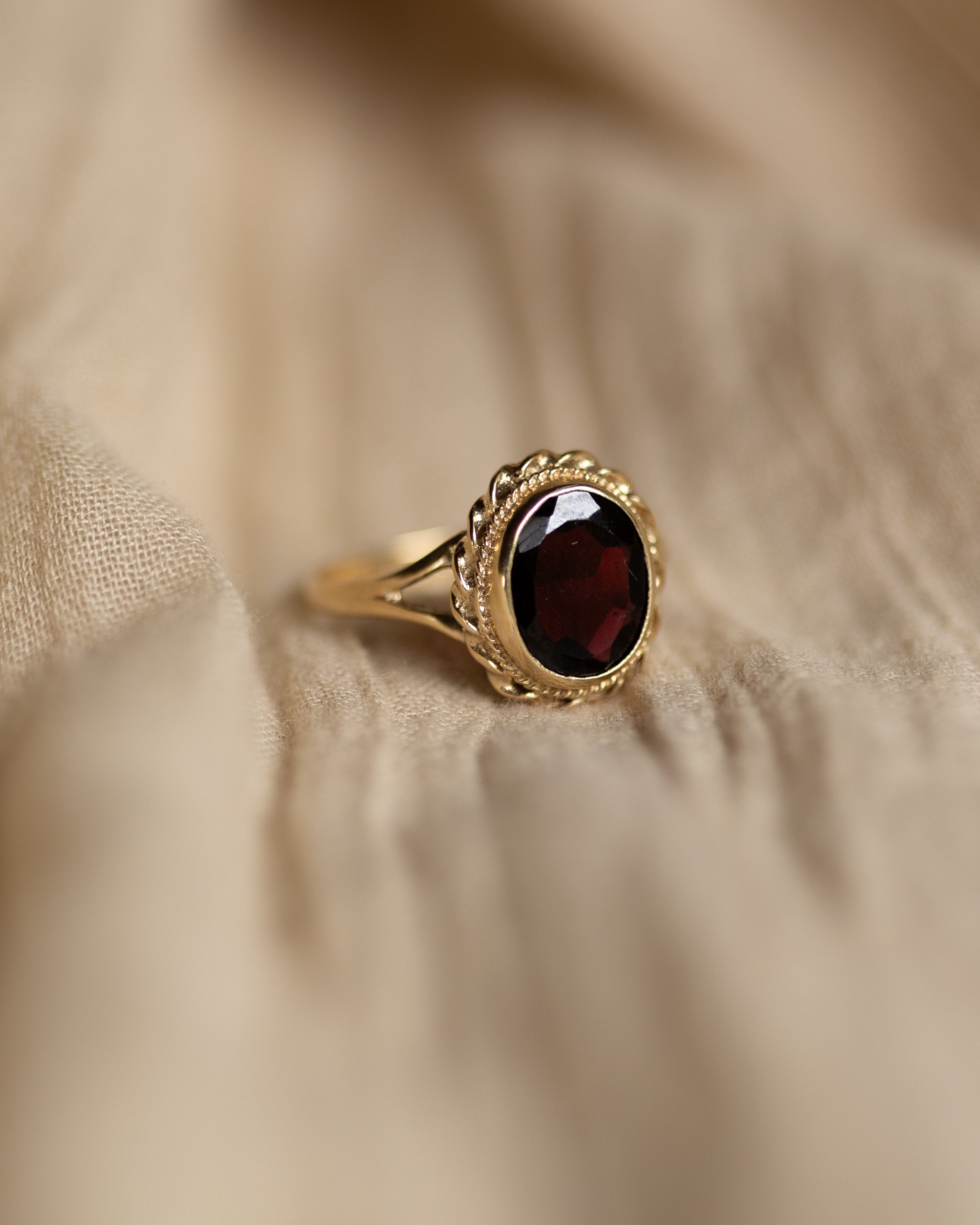 Ethel 1980 Vintage 9ct Gold Garnet Solitaire Ring