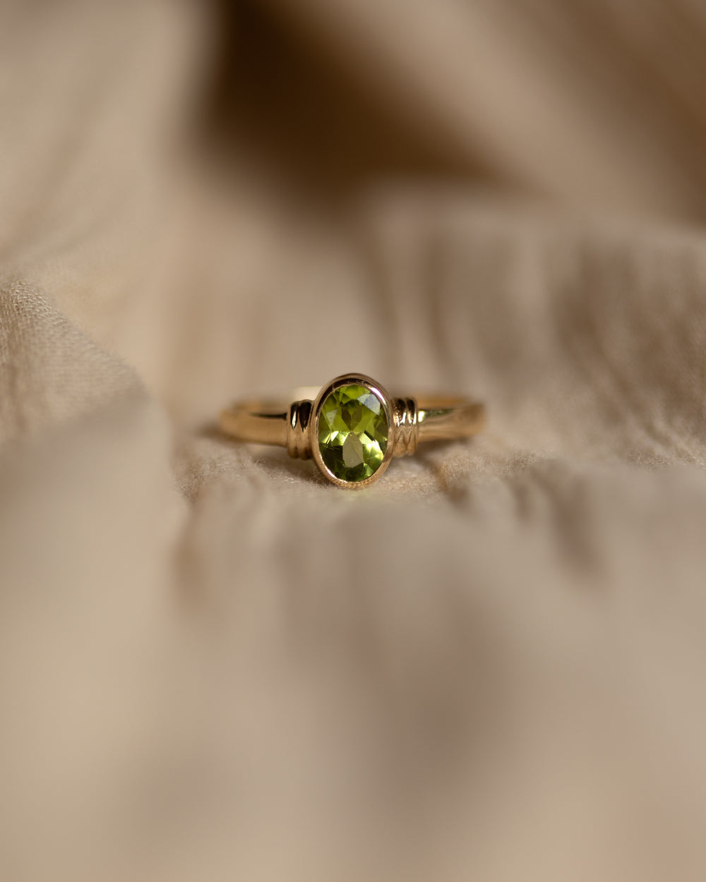 Darcy 1990 Vintage 9ct Gold Peridot Solitaire Ring