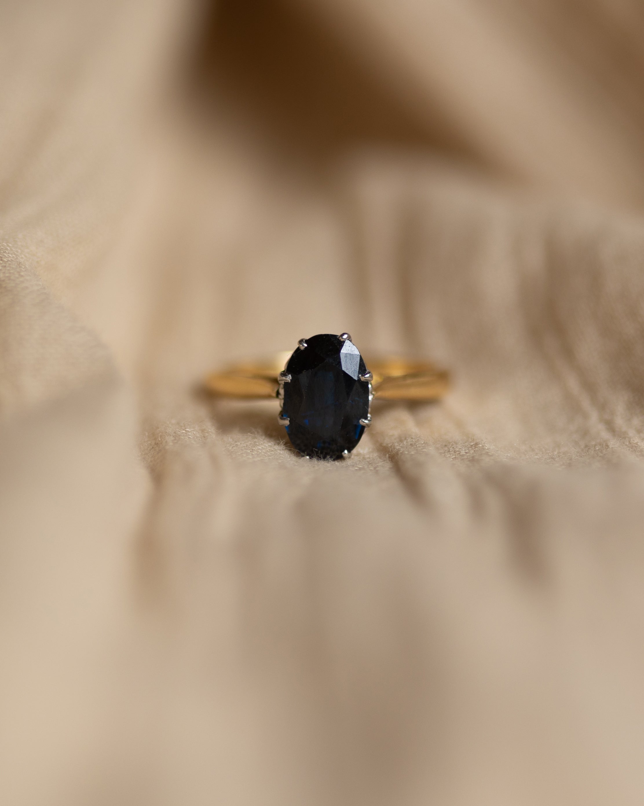 Image of Nathalia 1964 Vintage 18ct Gold Sapphire Solitaire Ring