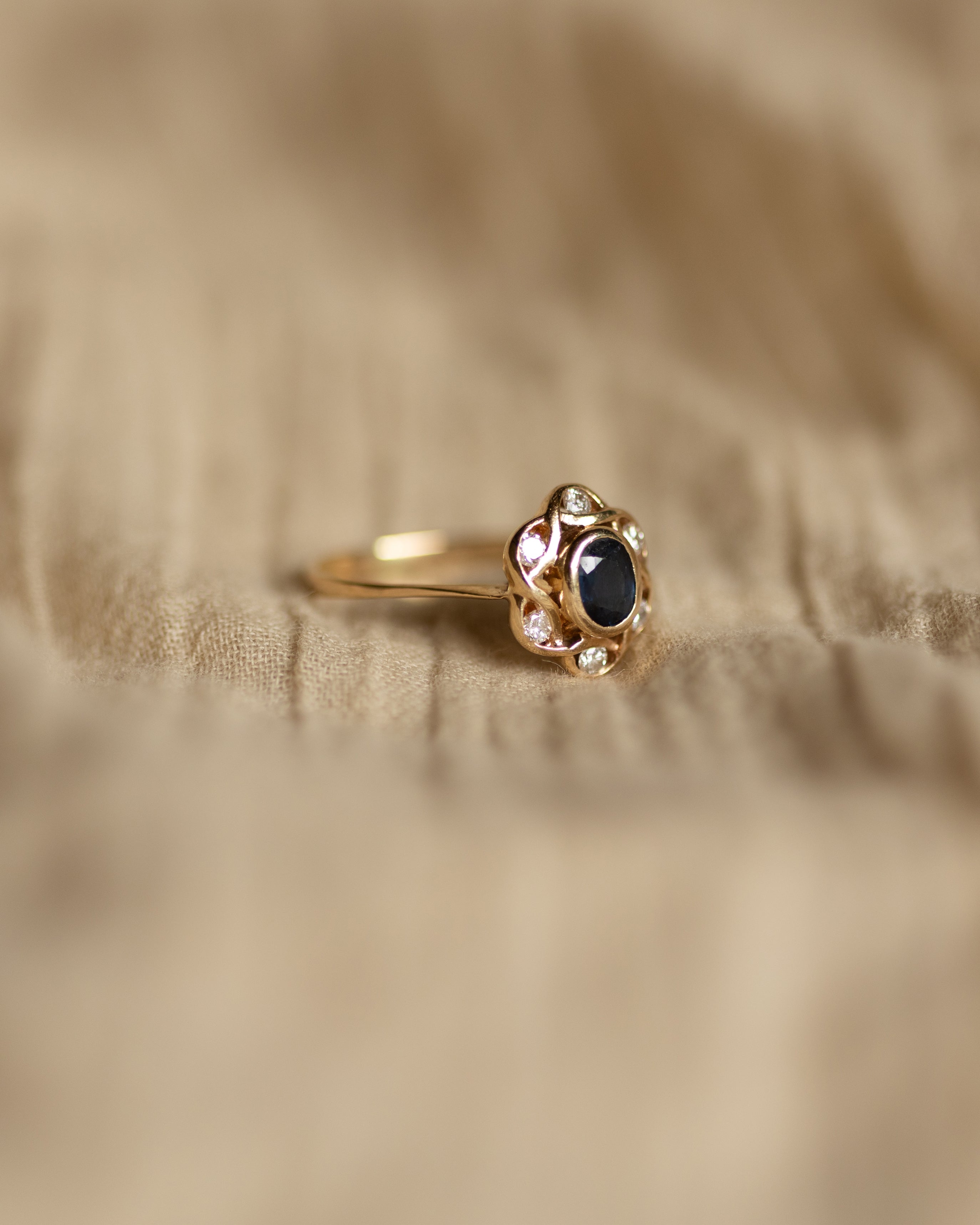 Clair Vintage 14ct Gold Sapphire & Diamond Cluster Ring