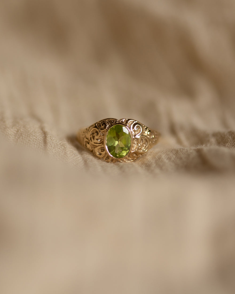 Dorette Vintage 9ct Gold Peridot Ring