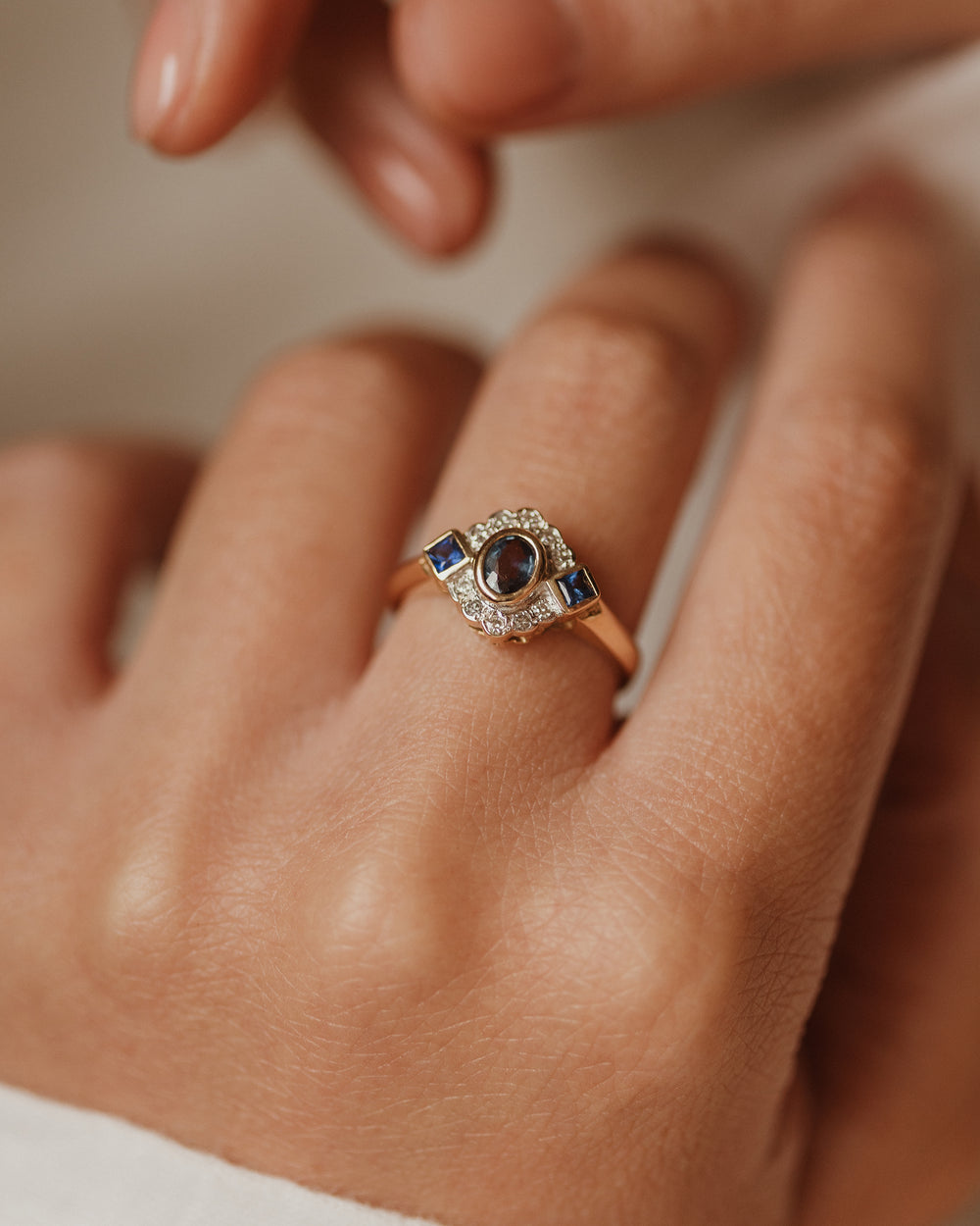 Maggie Vintage 9ct Gold Sapphire & Diamond Cluster Ring