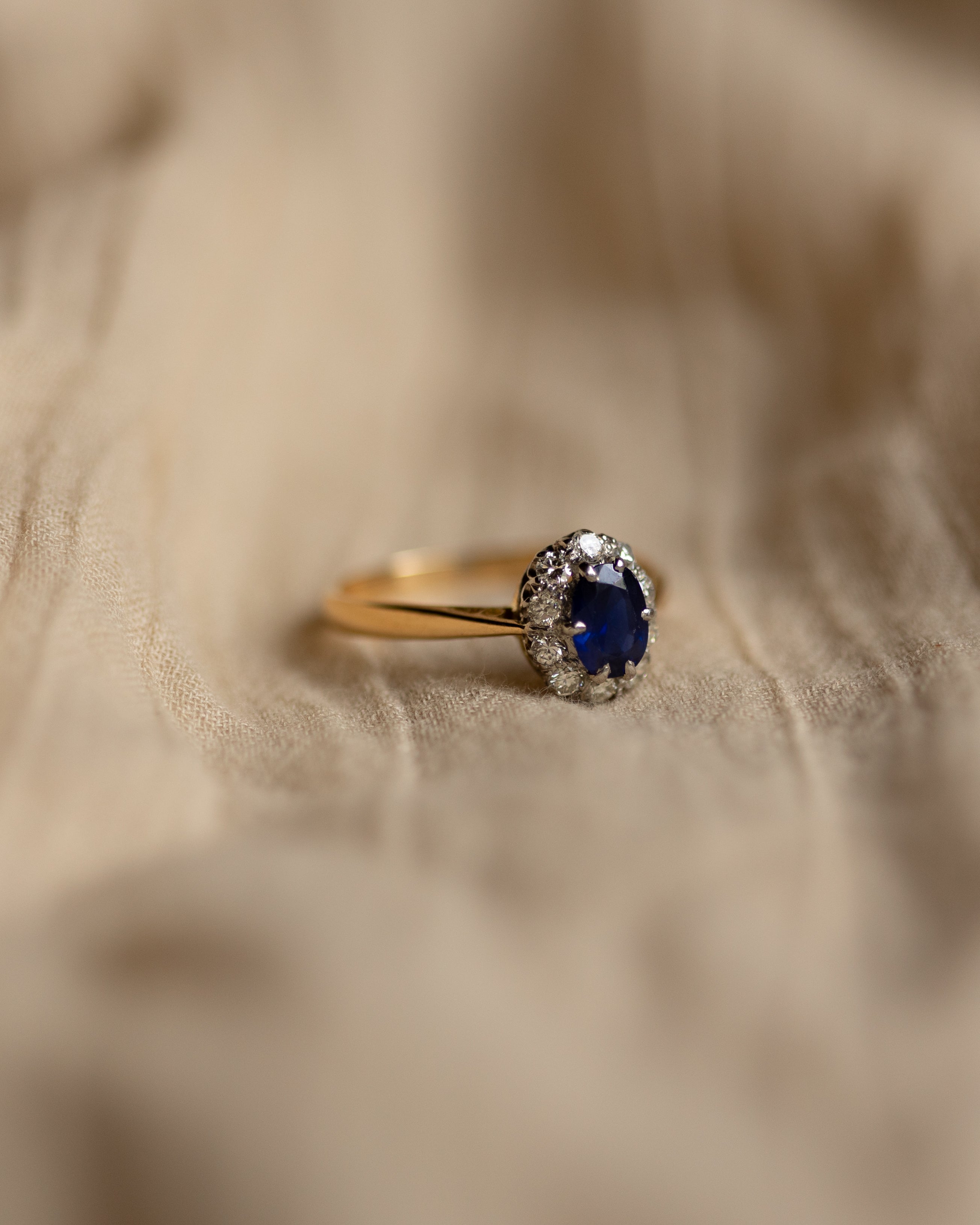 Verona Vintage 18ct Gold Sapphire & Diamond Cluster Ring