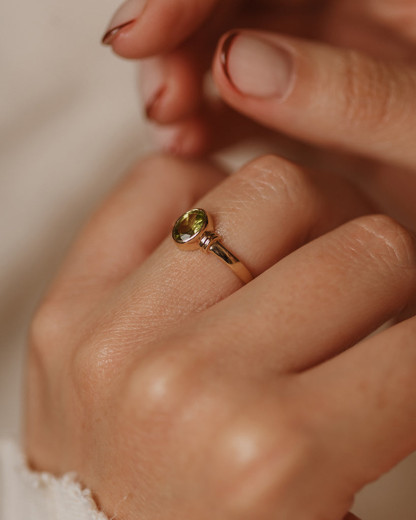 Darcy 1990 Vintage 9ct Gold Peridot Solitaire Ring