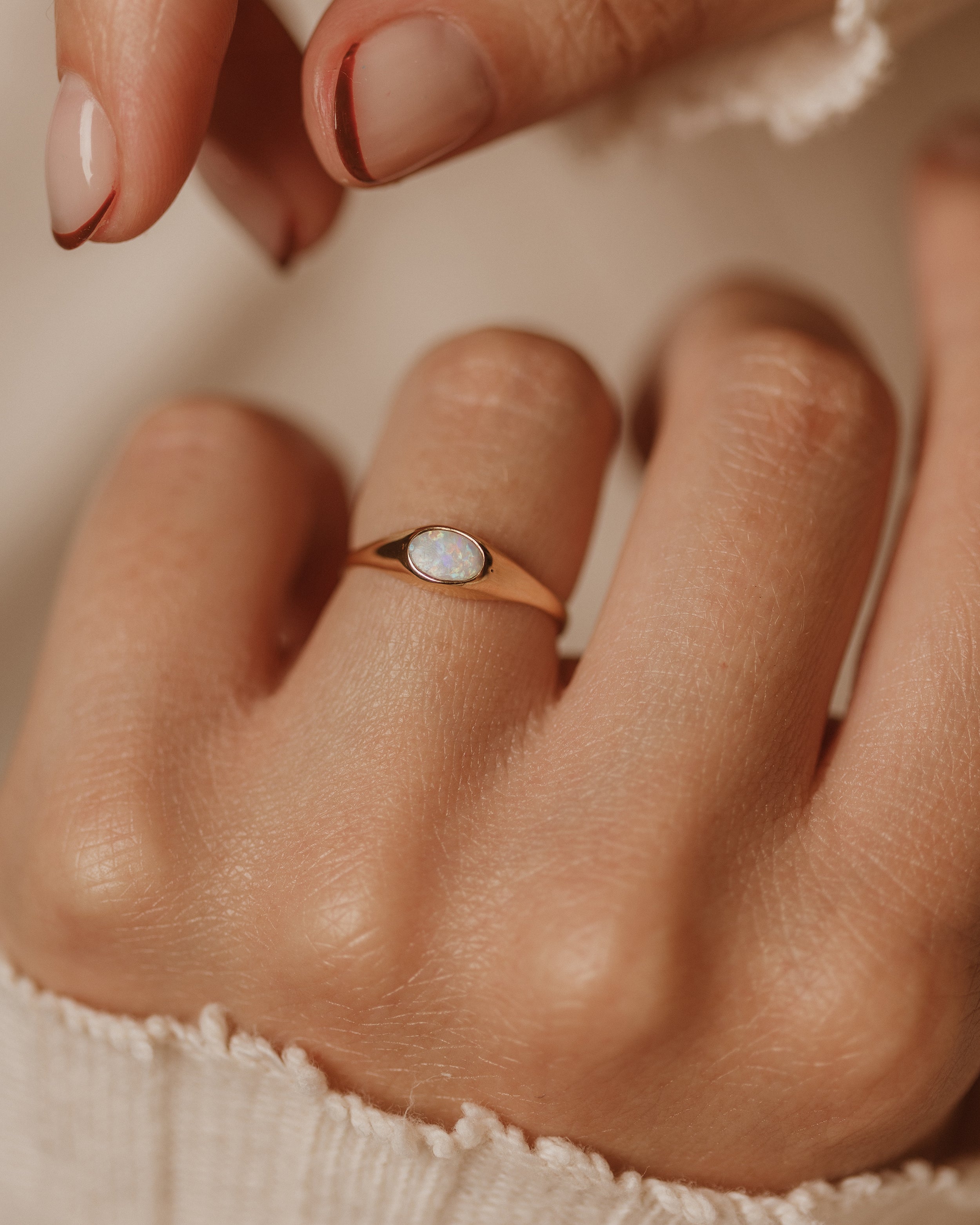 Image of Joelle 1987 Vintage 9ct Gold Opal Solitaire Ring