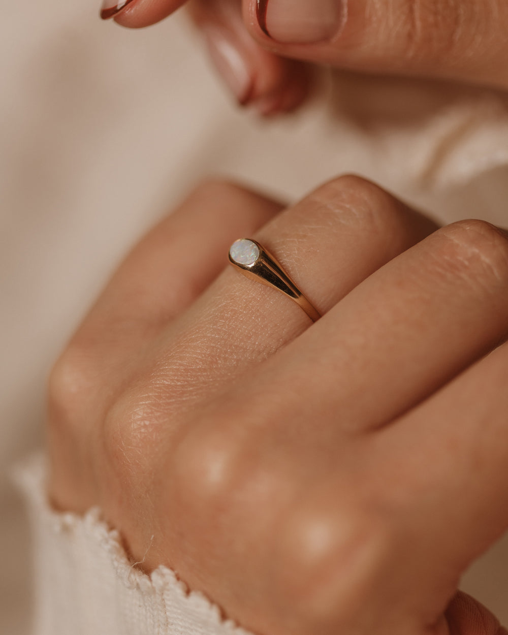 Joelle 1987 Vintage 9ct Gold Opal Solitaire Ring