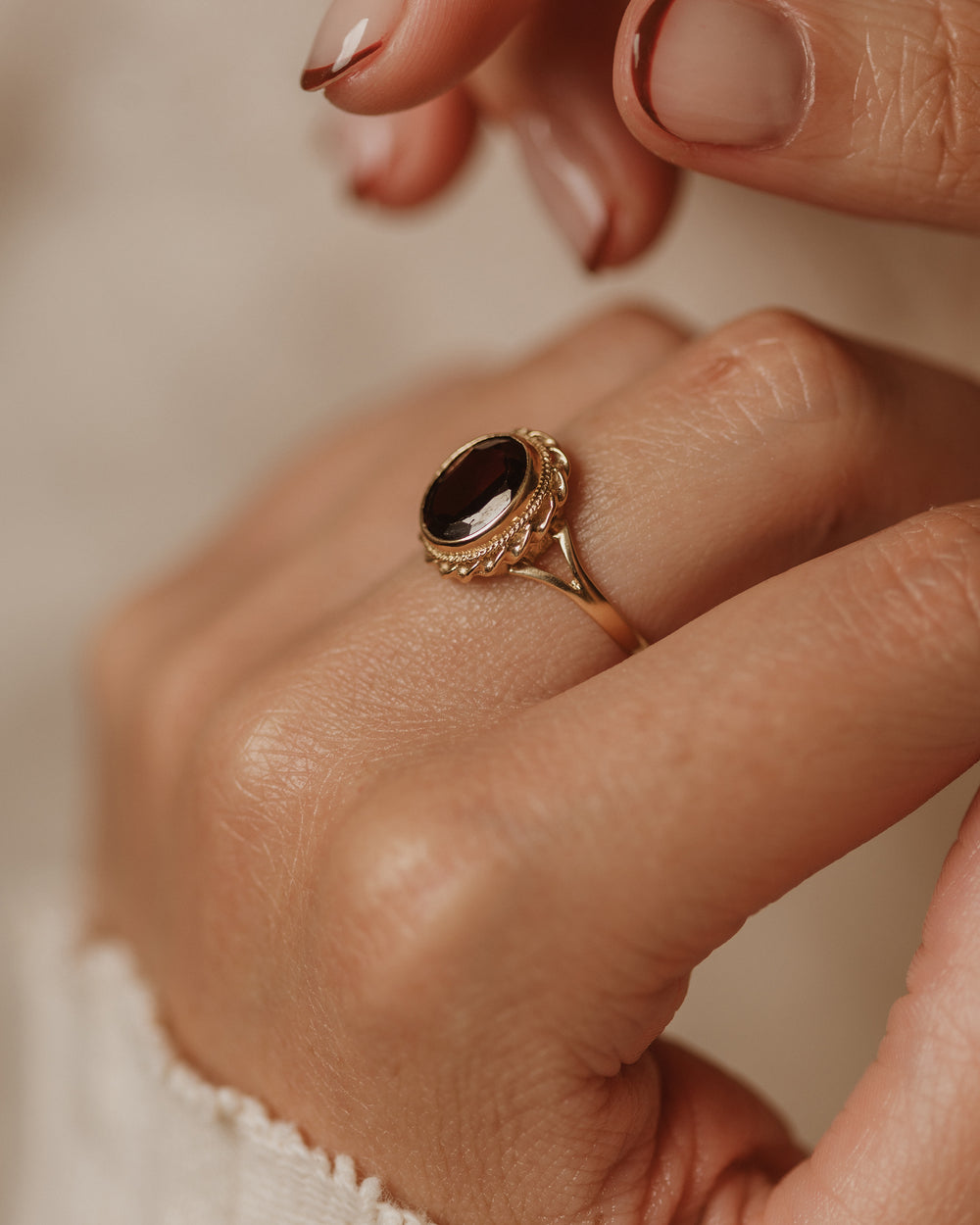 Ethel 1980 Vintage 9ct Gold Garnet Solitaire Ring