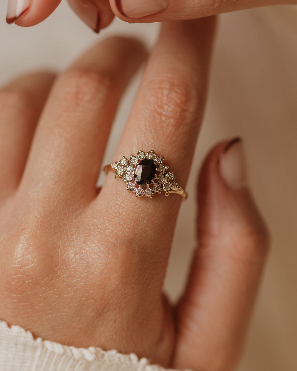 Macy Vintage 9ct Gold Sapphire & Diamond Cluster Ring