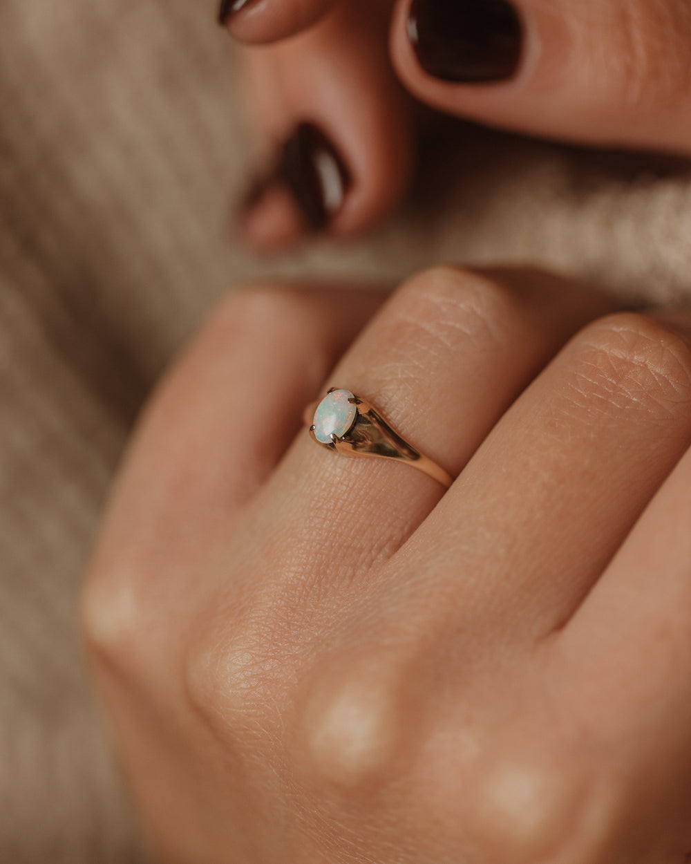 Jeanette 1976 Vintage 9ct Gold Opal Single Stone Ring
