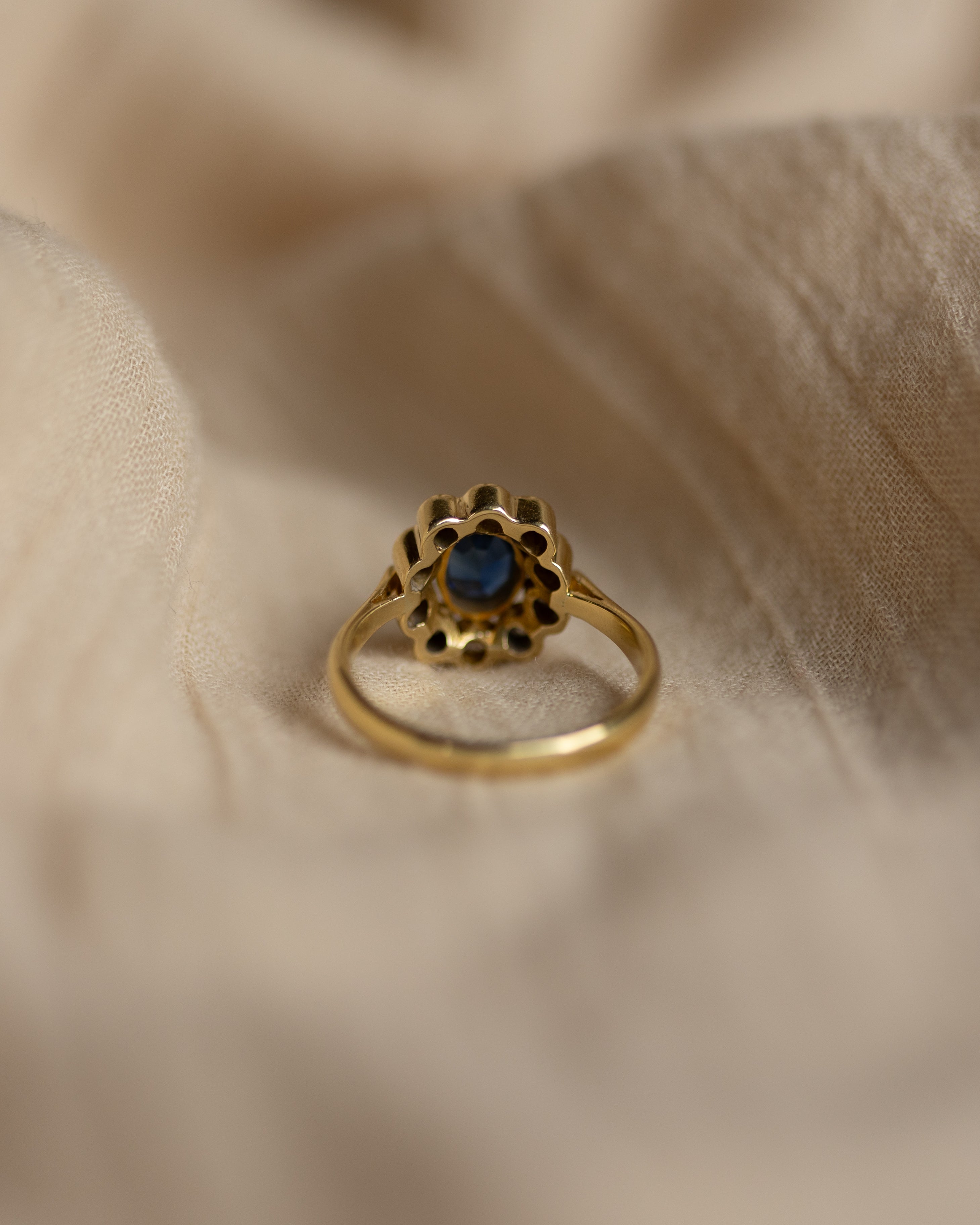 Carlotta Vintage 18ct Gold Sapphire & Diamond Cluster Ring