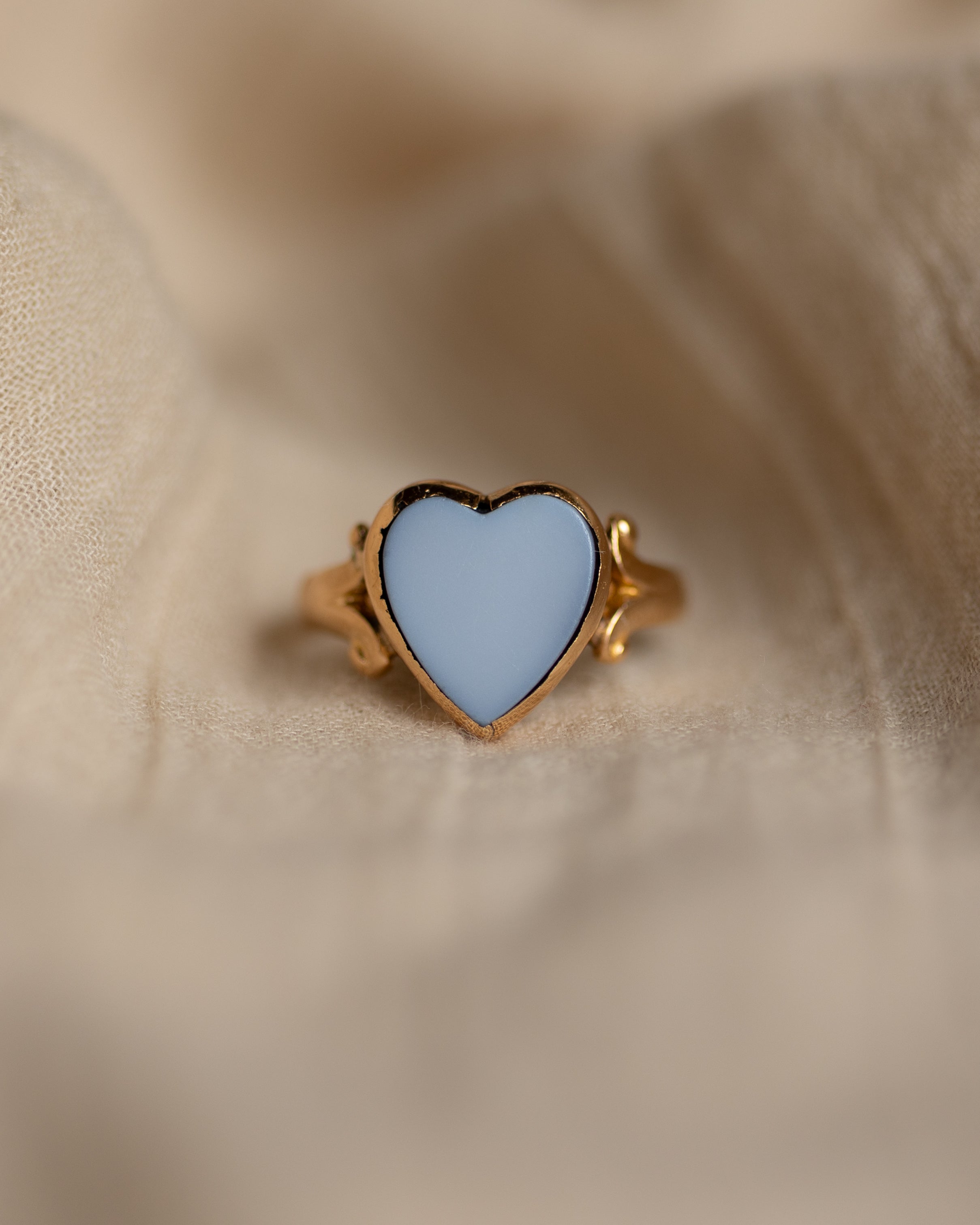 Image of Mairead Antique 15ct Gold Heart-Shaped Sardonyx Ring