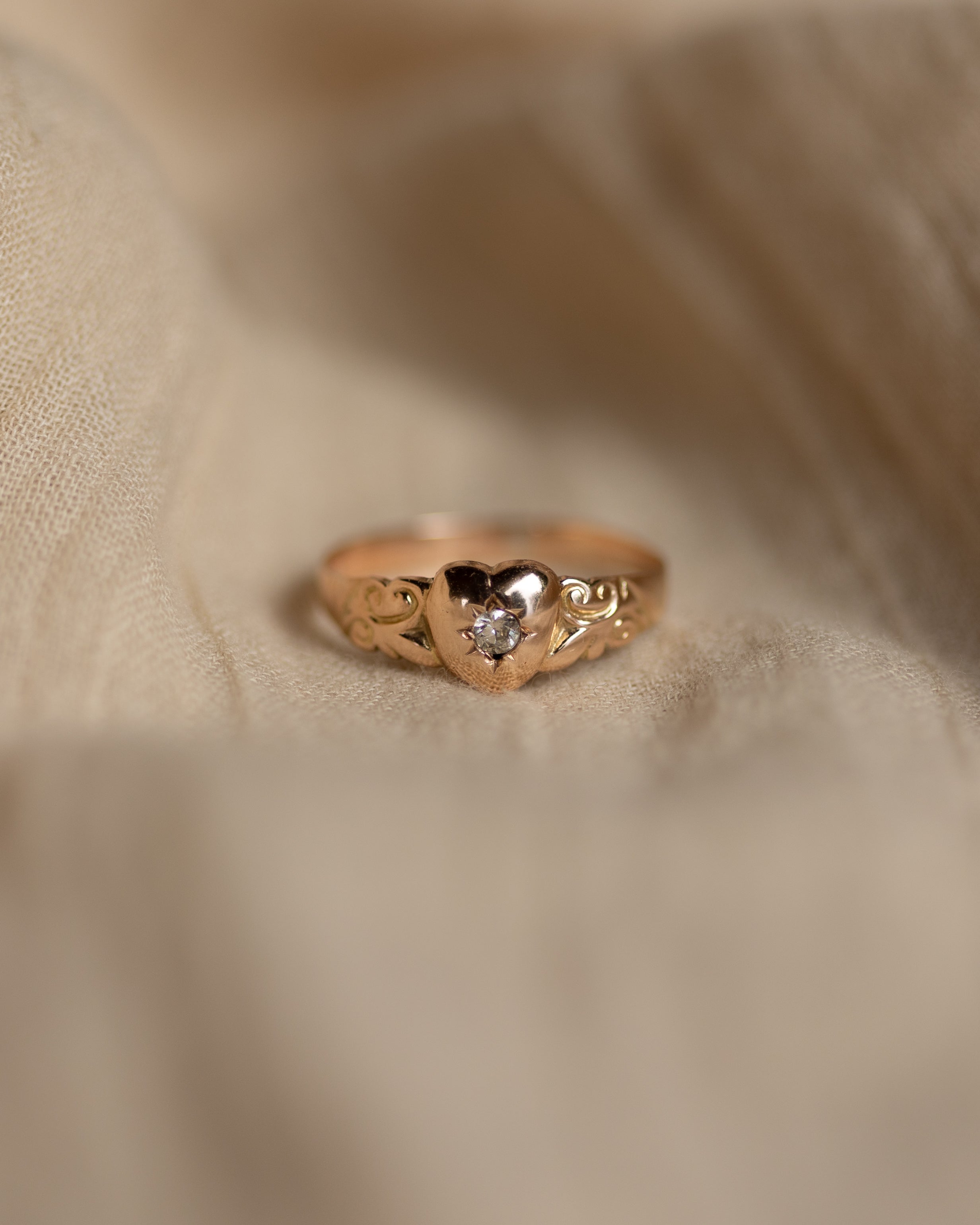 Diana 1900 Antique 9ct Gold Heart-Shaped Diamond Ring