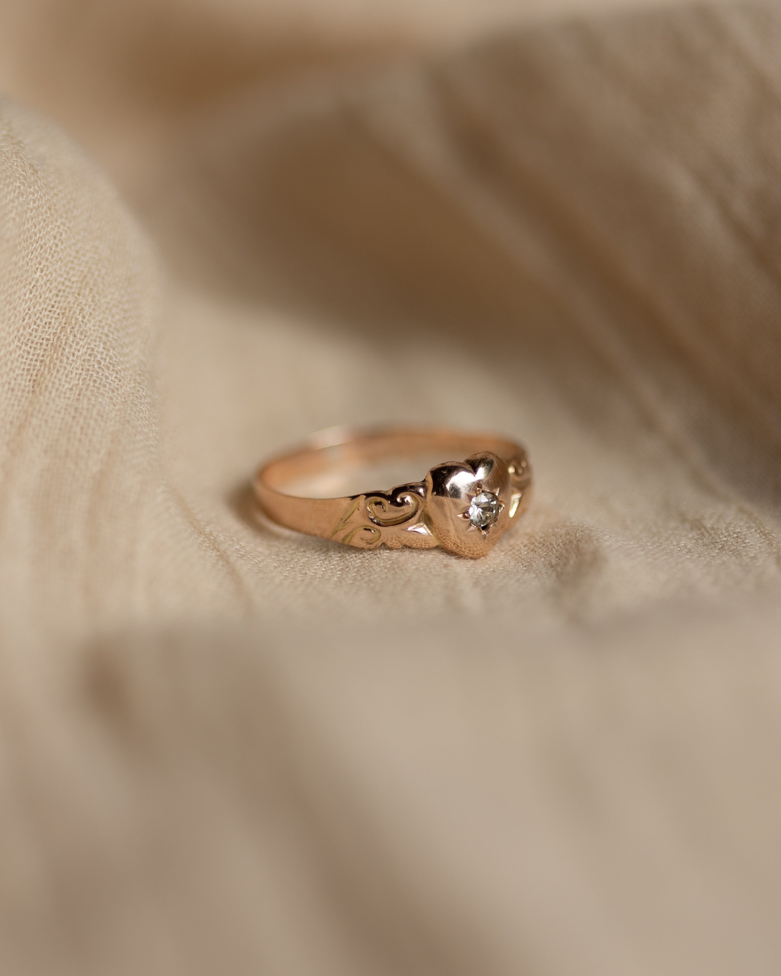 Diana 1900 Antique 9ct Gold Heart-Shaped Diamond Ring